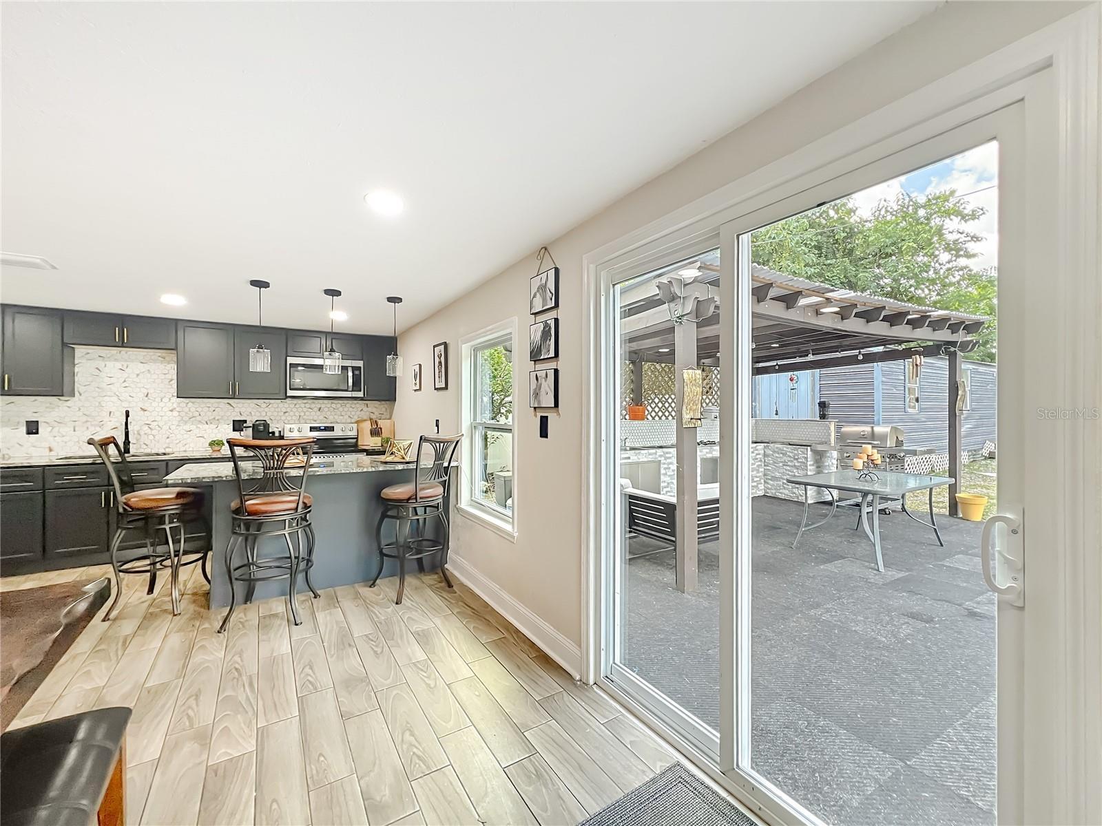 Image 17 of 39 For 638 6th Terrace