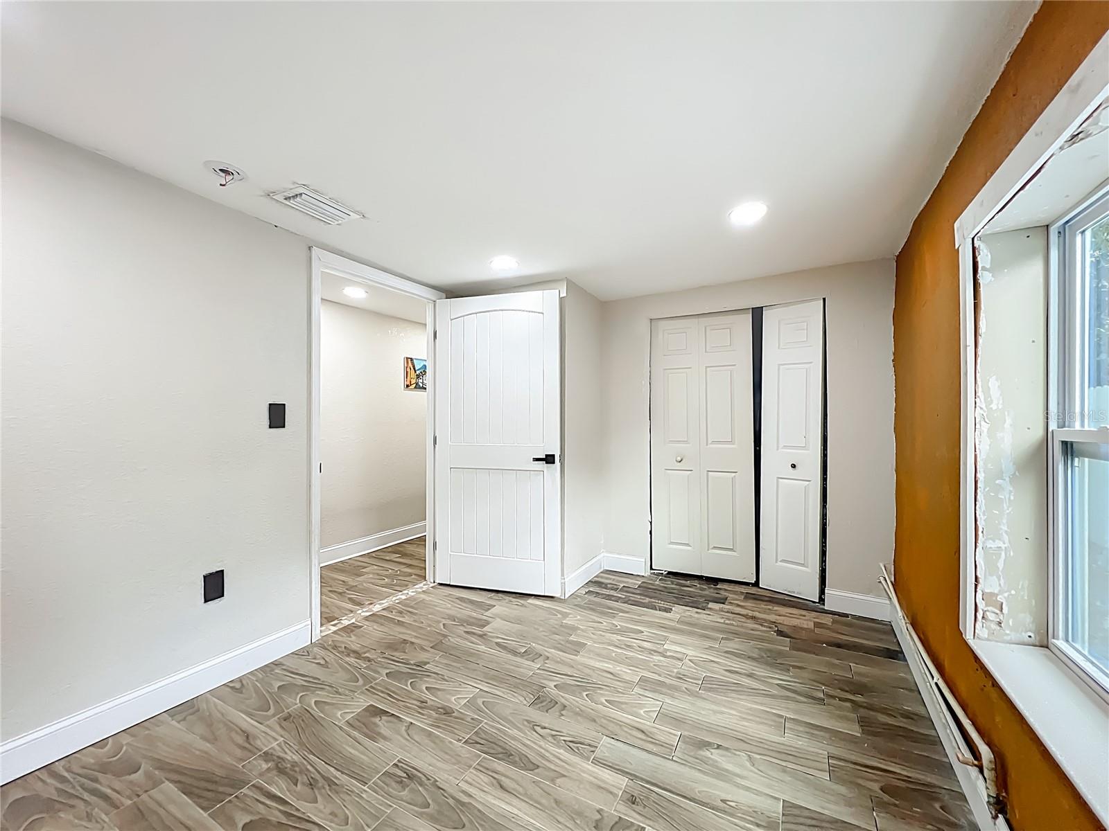 Image 24 of 39 For 638 6th Terrace