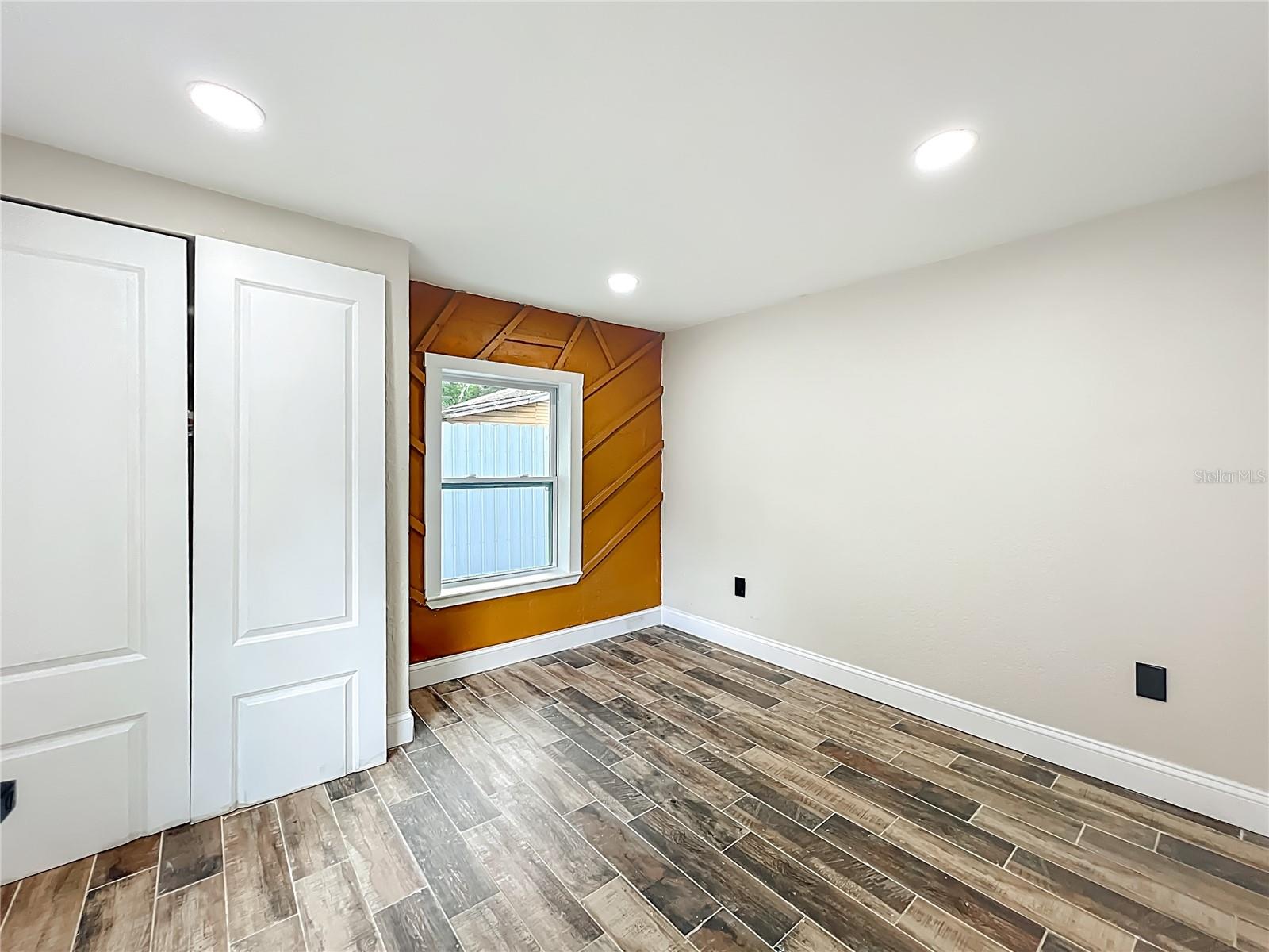 Image 25 of 39 For 638 6th Terrace