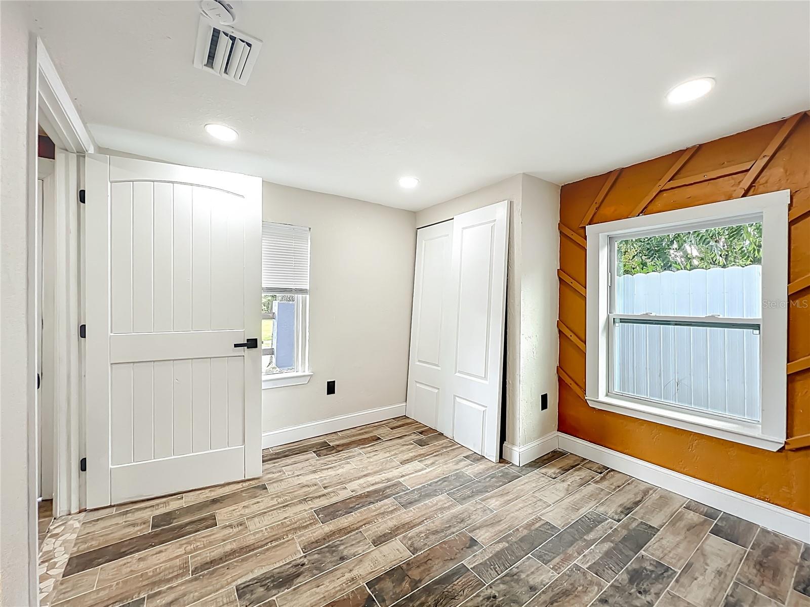 Image 26 of 39 For 638 6th Terrace