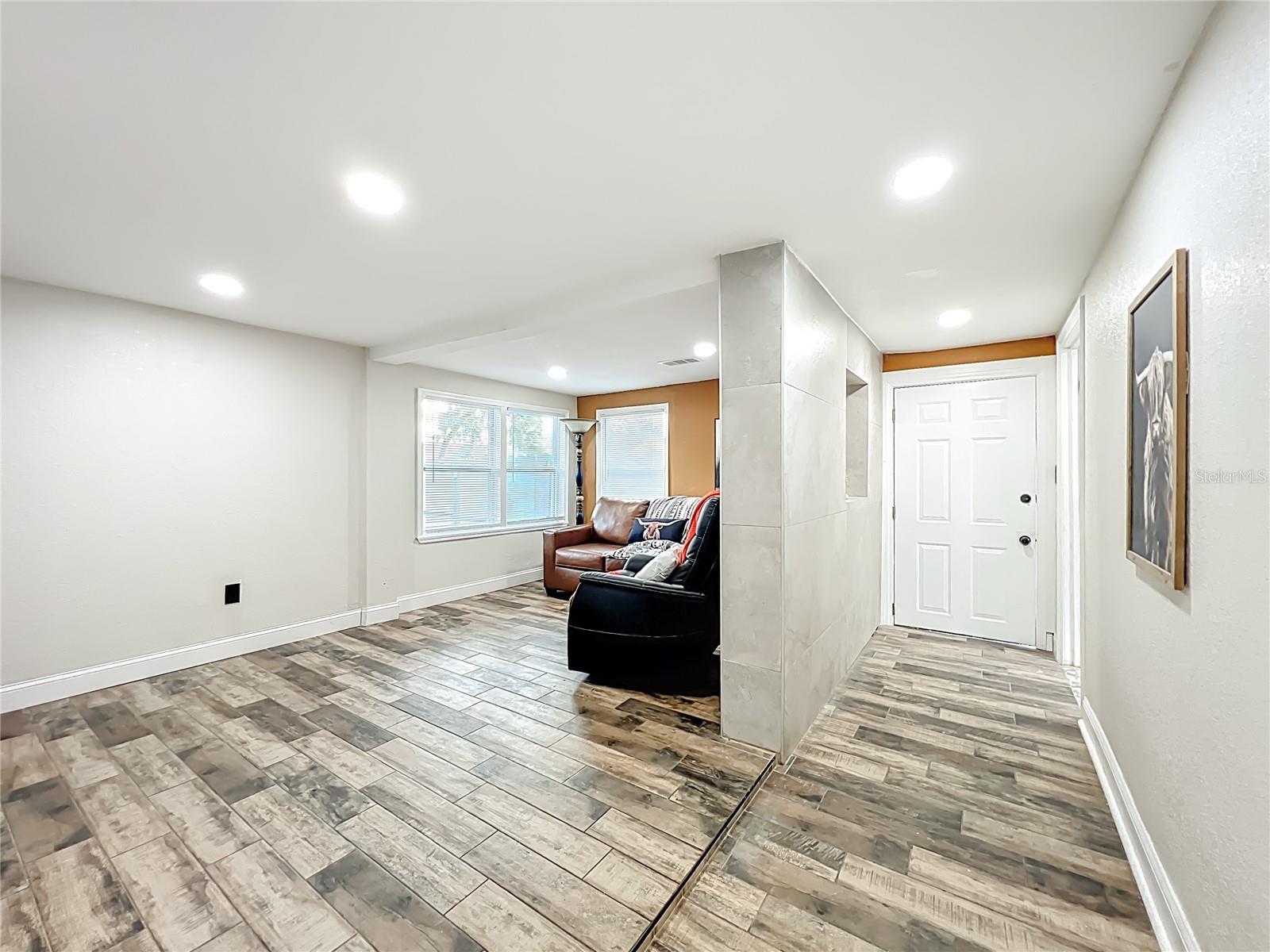 Image 6 of 39 For 638 6th Terrace