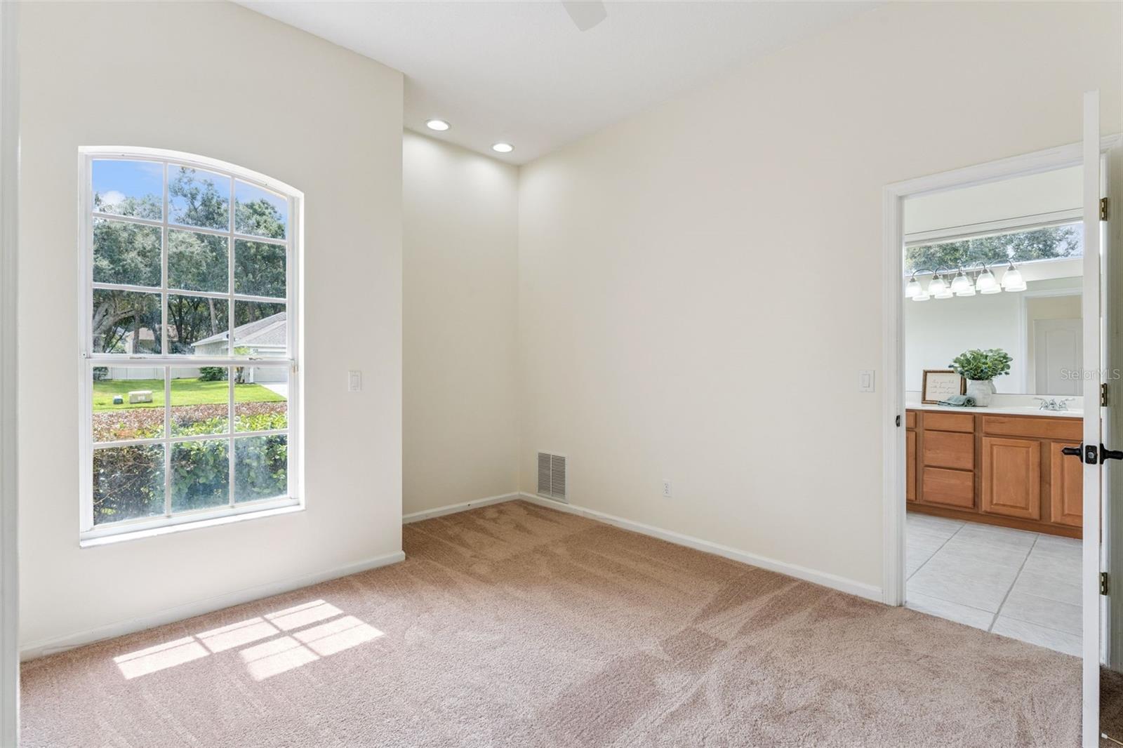 Image 22 of 37 For 522 Sand Wedge Loop