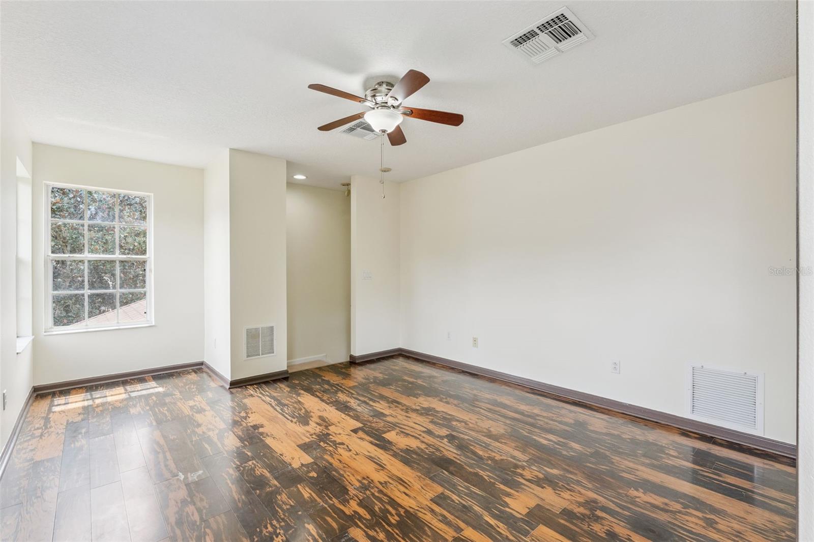 Image 26 of 37 For 522 Sand Wedge Loop