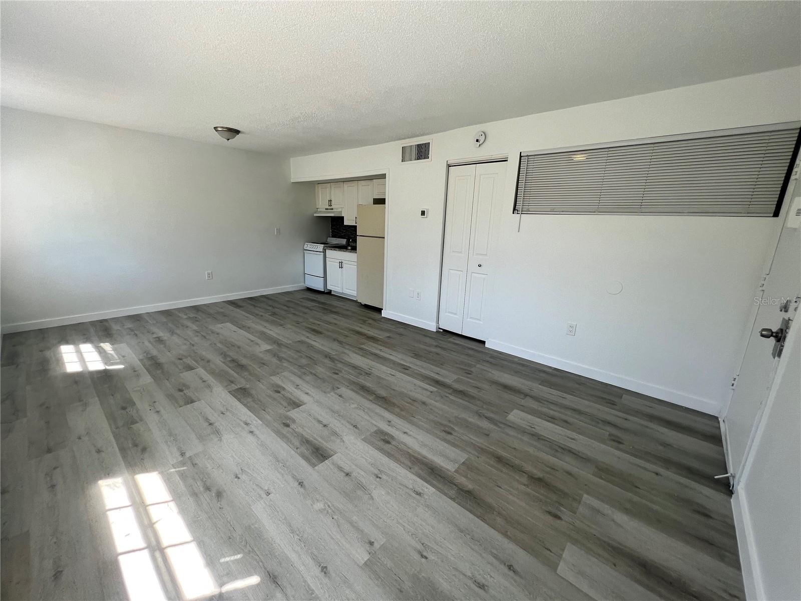 Image 6 of 8 For 5317 Curry Ford Road O-105