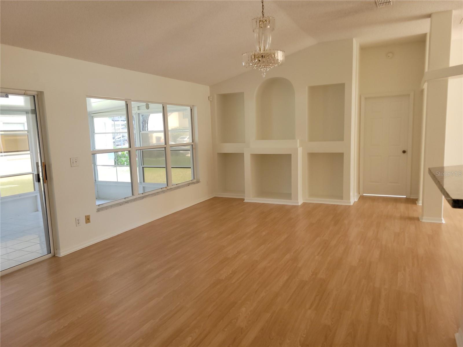 Image 11 of 21 For 10815 Dearden Circle