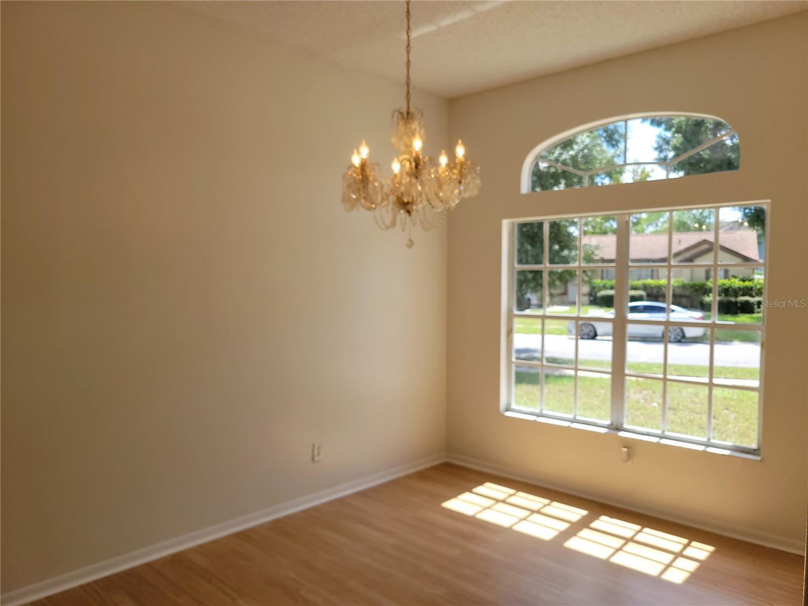Image 6 of 21 For 10815 Dearden Circle