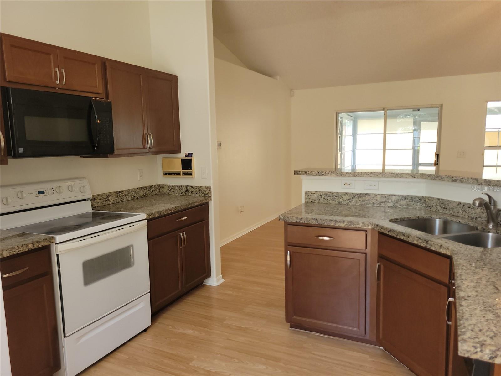 Image 7 of 21 For 10815 Dearden Circle