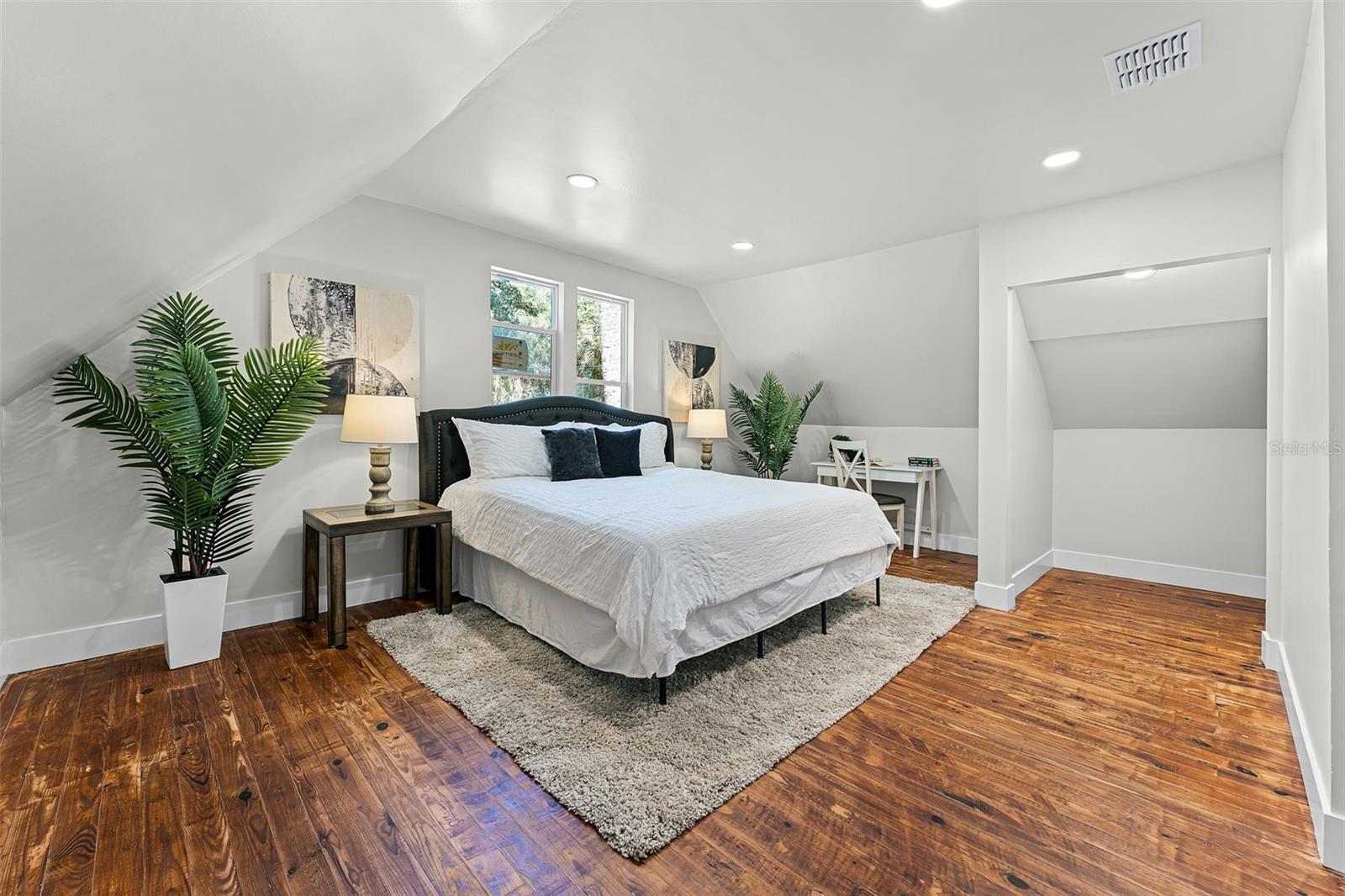 Image 22 of 38 For 280 Clark Street