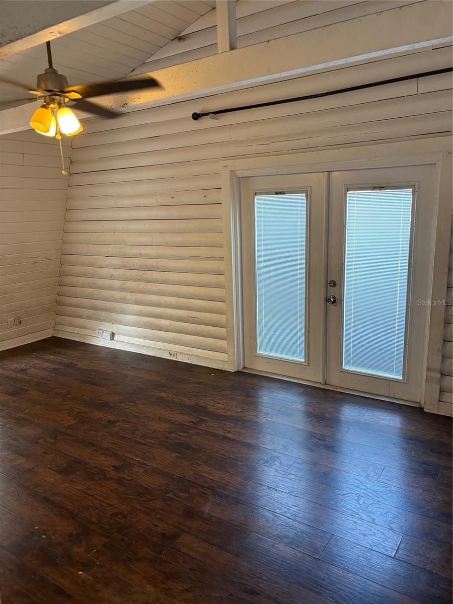 Image 6 of 14 For 4221 Greenfern Drive