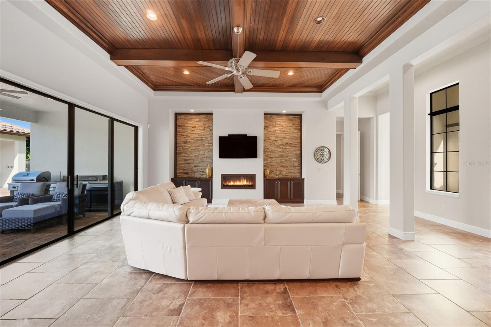 Image 16 of 76 For 11946 Waterstone Loop Drive