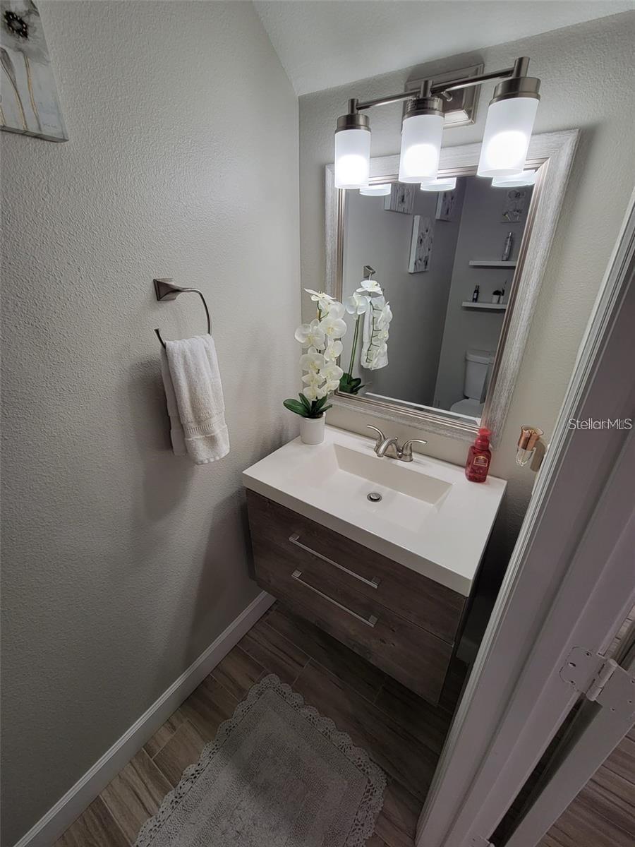 Image 3 of 17 For 3355 Wilshire Way Road 13