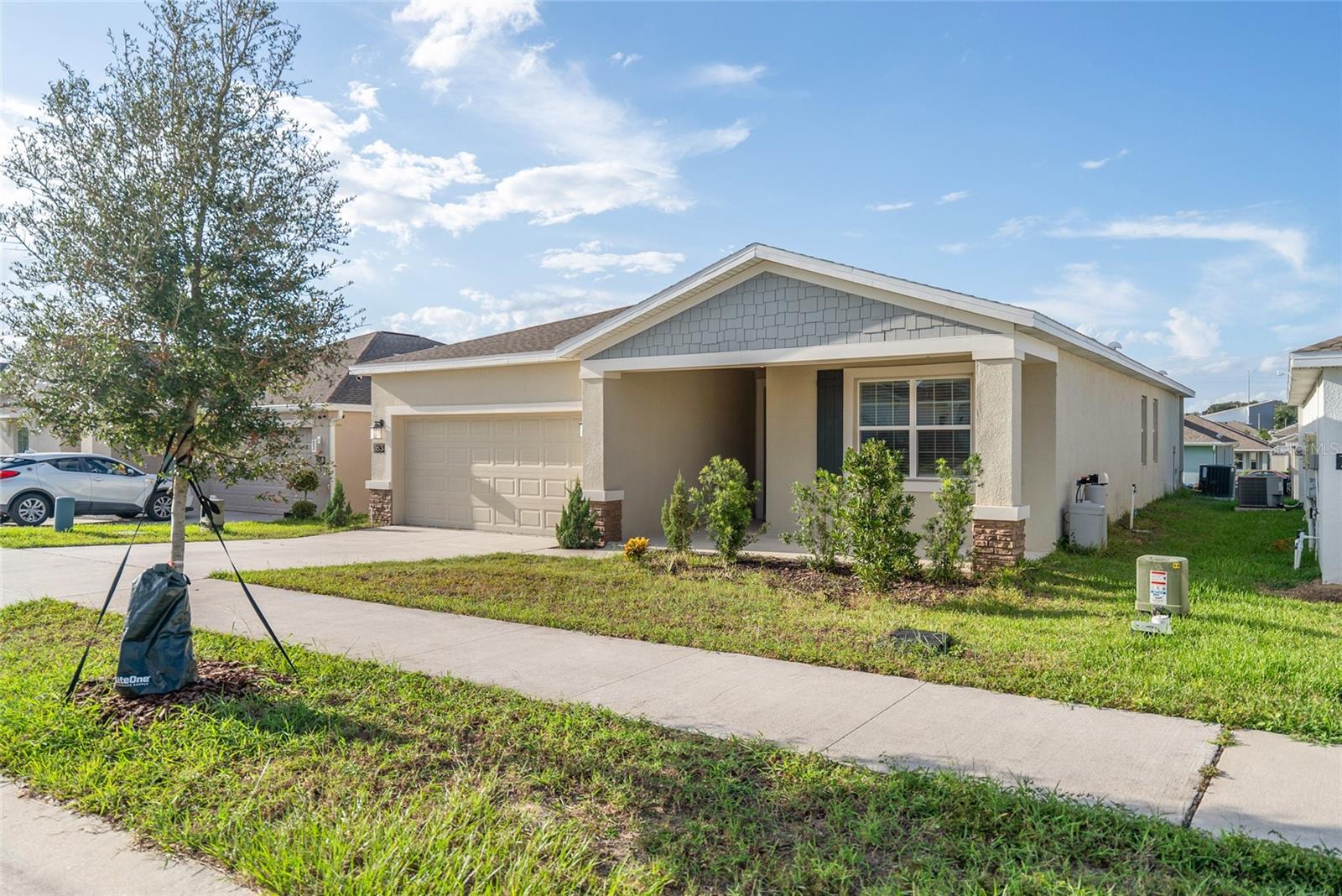 Image 3 of 30 For 763 Staffora Street