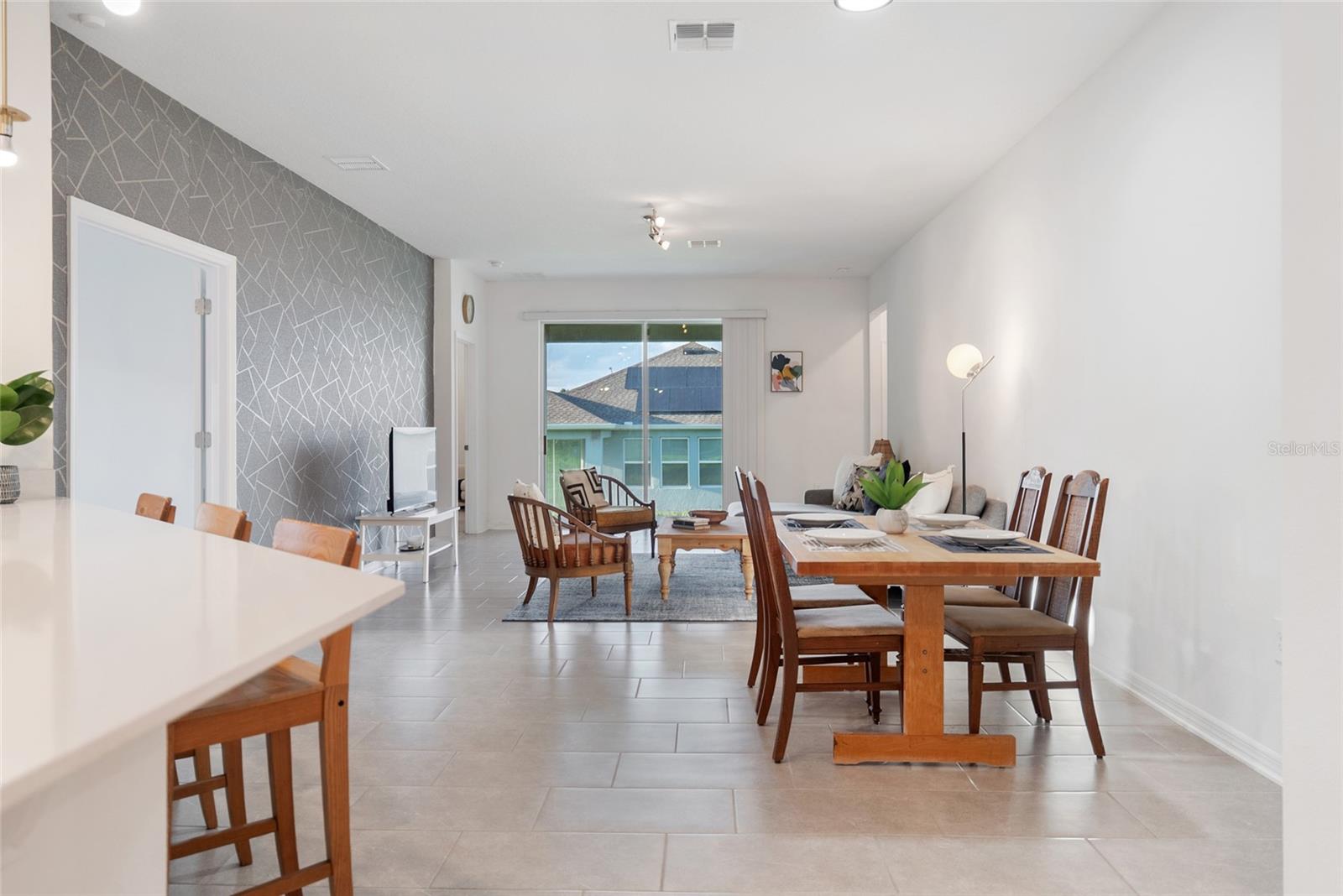 Image 4 of 30 For 763 Staffora Street