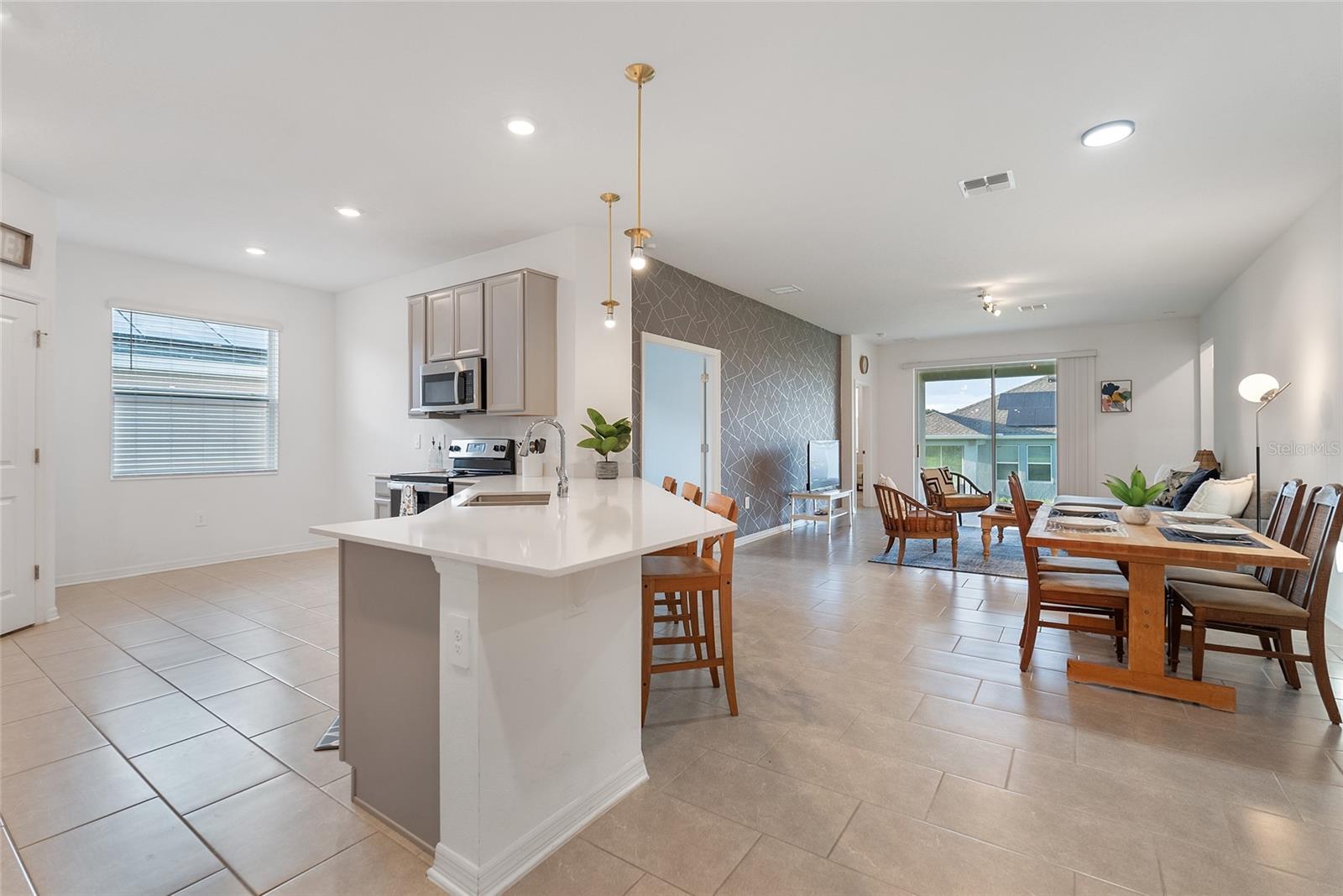 Image 5 of 30 For 763 Staffora Street