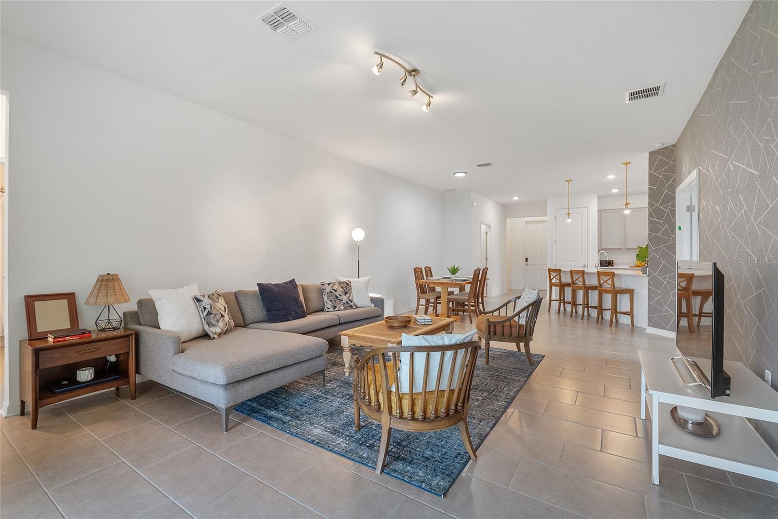 Image 6 of 30 For 763 Staffora Street
