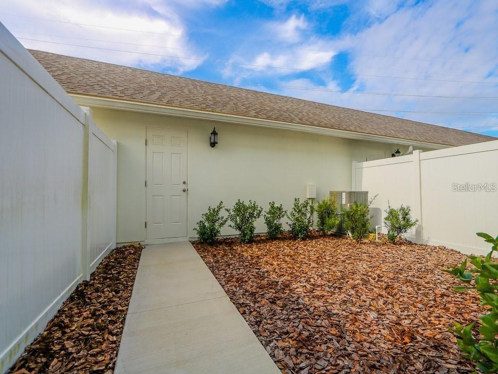 Image 15 of 19 For 15537 Honeybell Drive