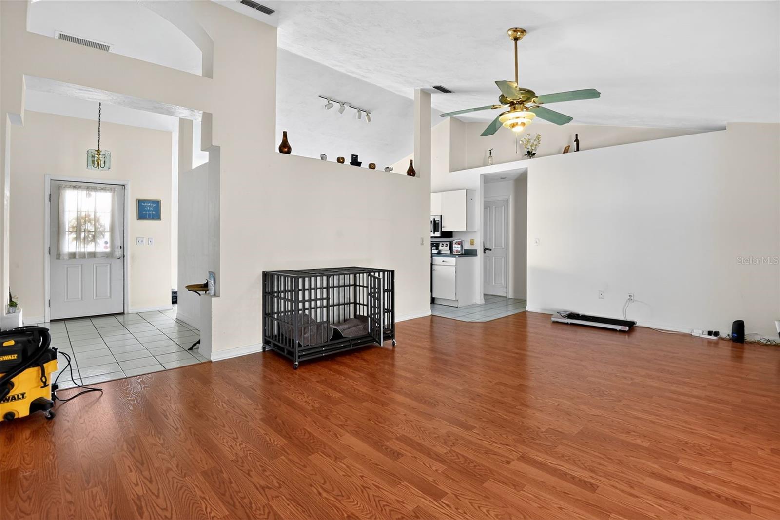 Image 22 of 38 For 22 Roxboro Drive
