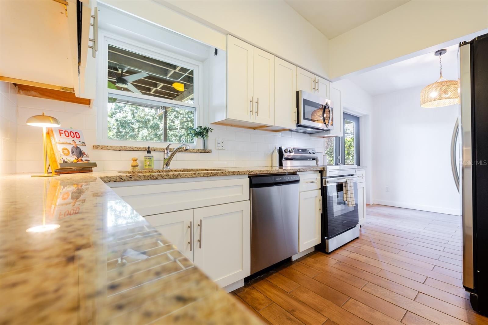 Image 11 of 35 For 2110 Mount Vernon Street