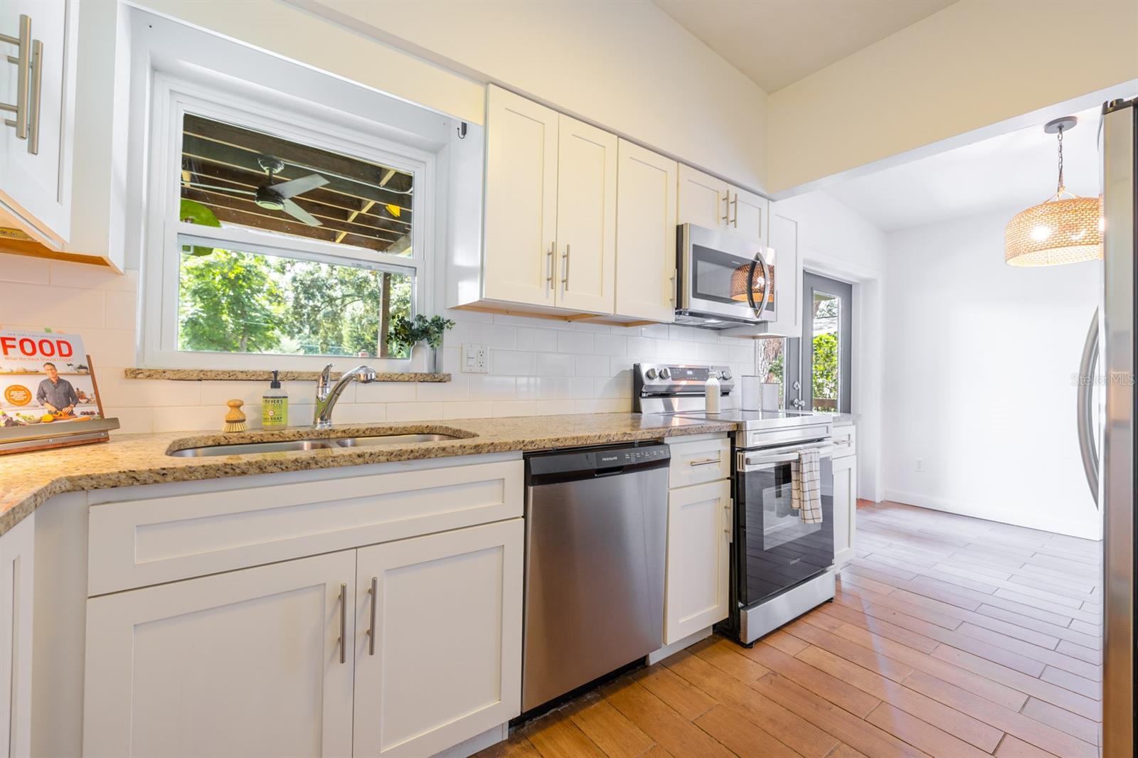 Image 12 of 35 For 2110 Mount Vernon Street