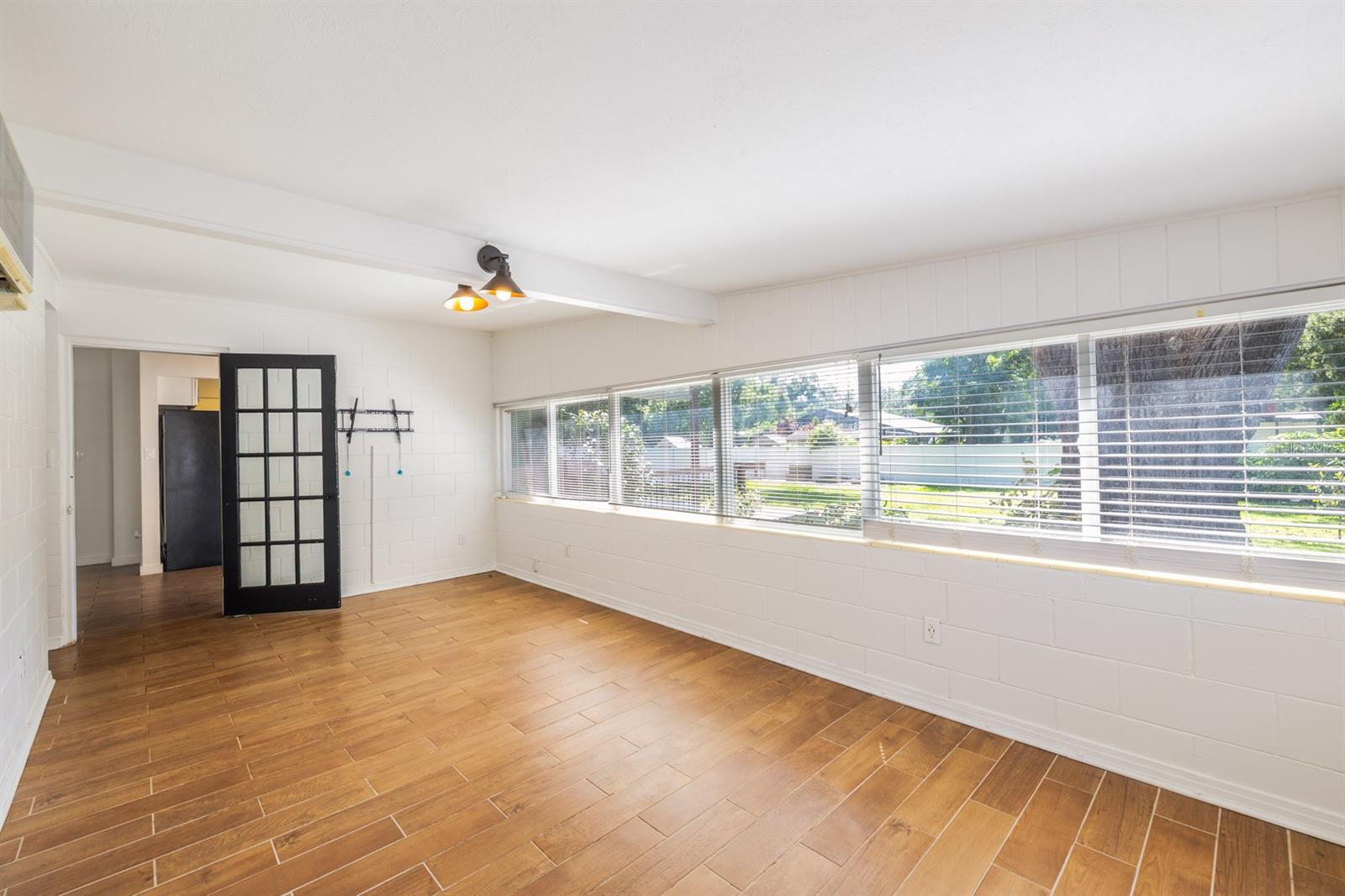 Image 15 of 35 For 2110 Mount Vernon Street