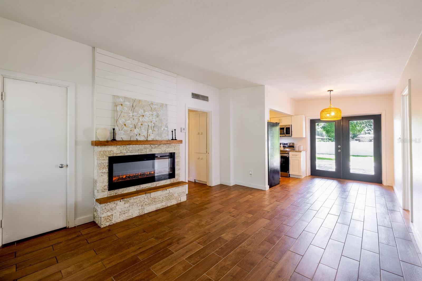 Image 6 of 35 For 2110 Mount Vernon Street