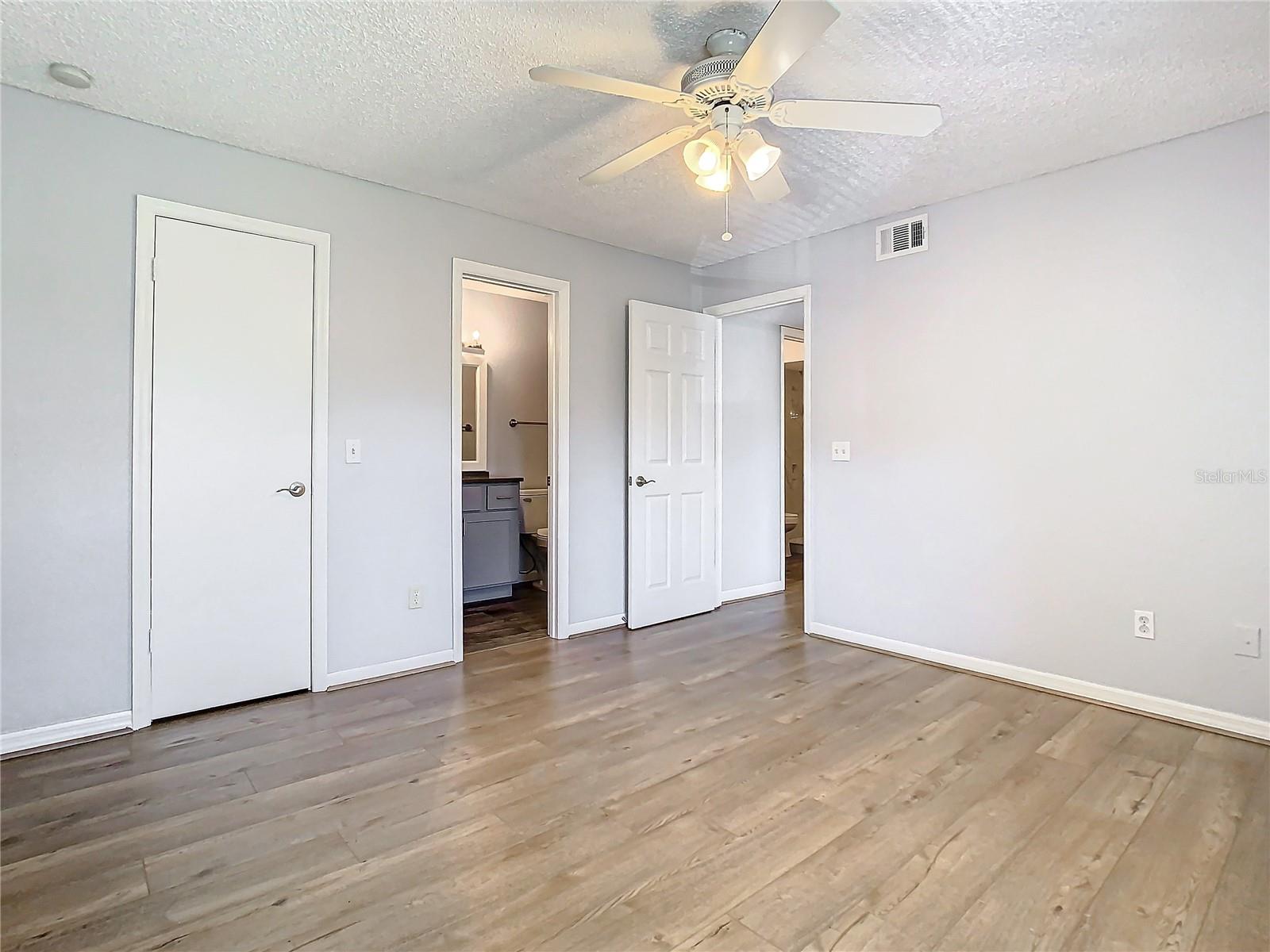Image 25 of 46 For 5144 Conroy Road 35