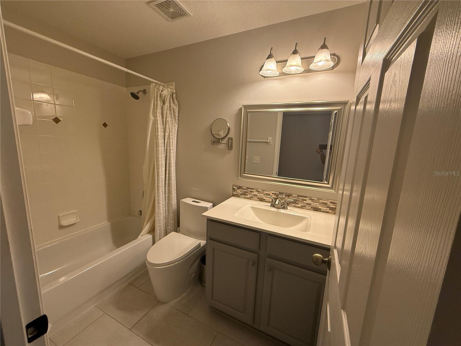 Image 11 of 15 For 2223 Mount Vernon Street