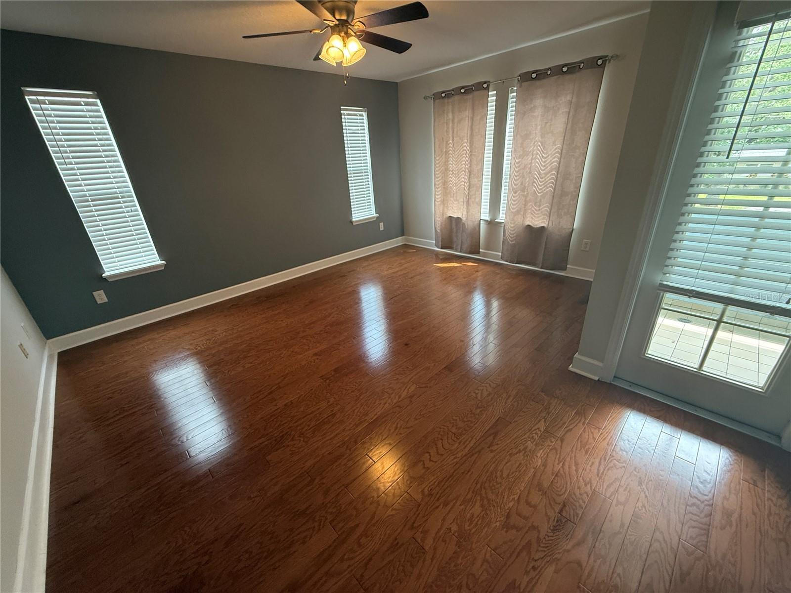 Image 6 of 15 For 2223 Mount Vernon Street