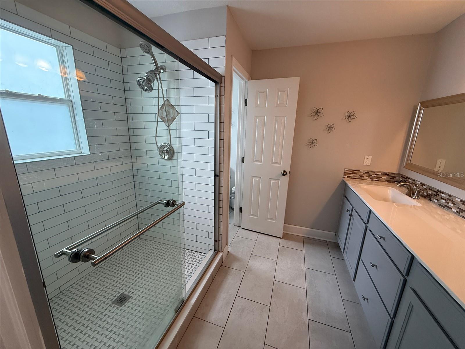 Image 9 of 15 For 2223 Mount Vernon Street