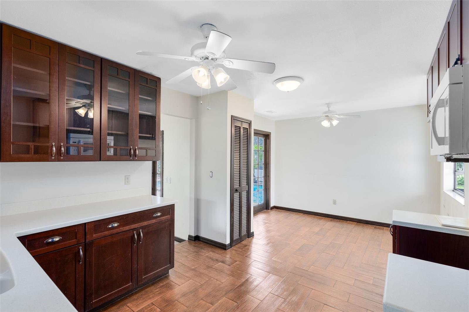 Image 21 of 36 For 270 Queensberry Court