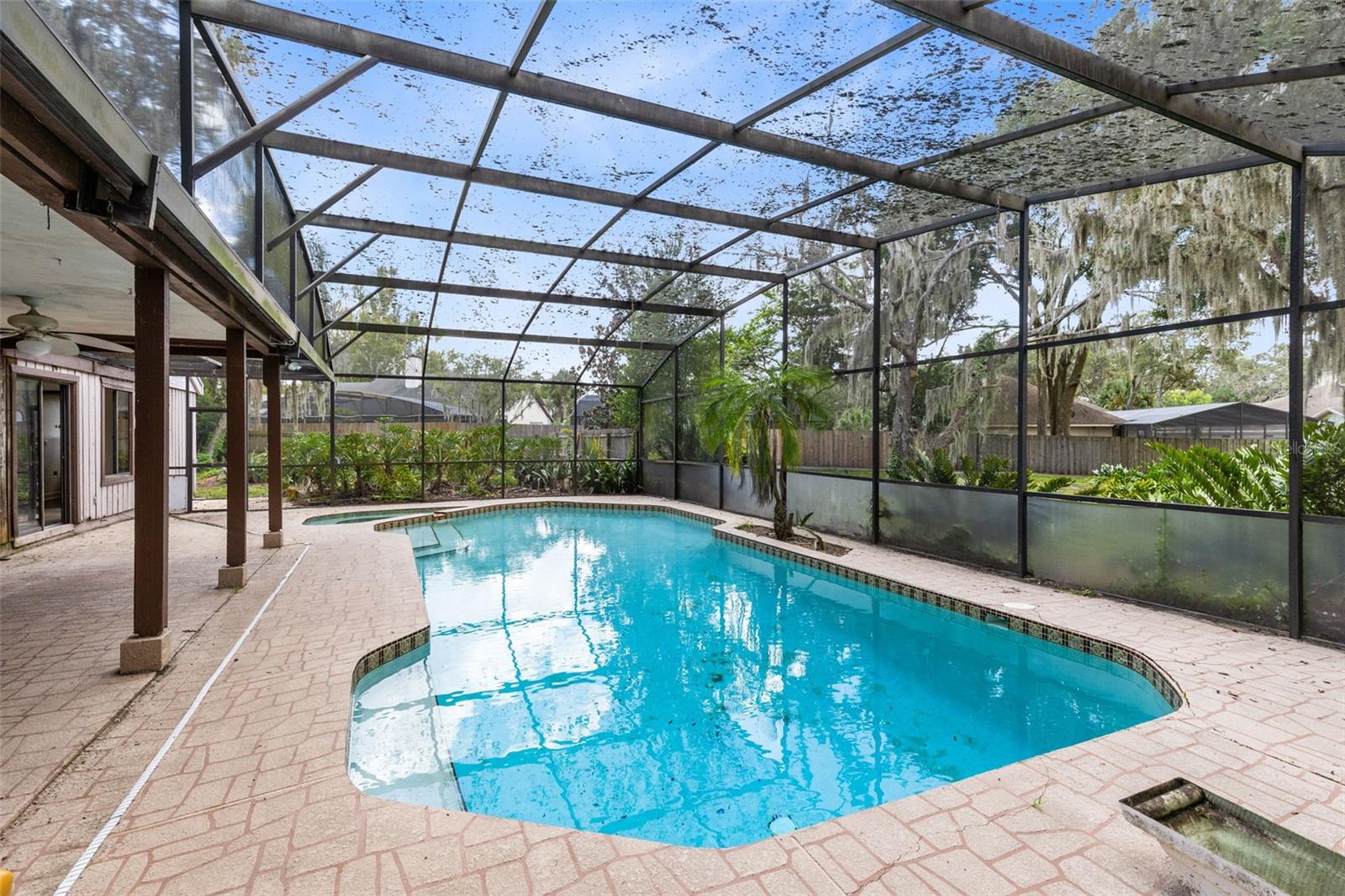 Image 27 of 36 For 270 Queensberry Court