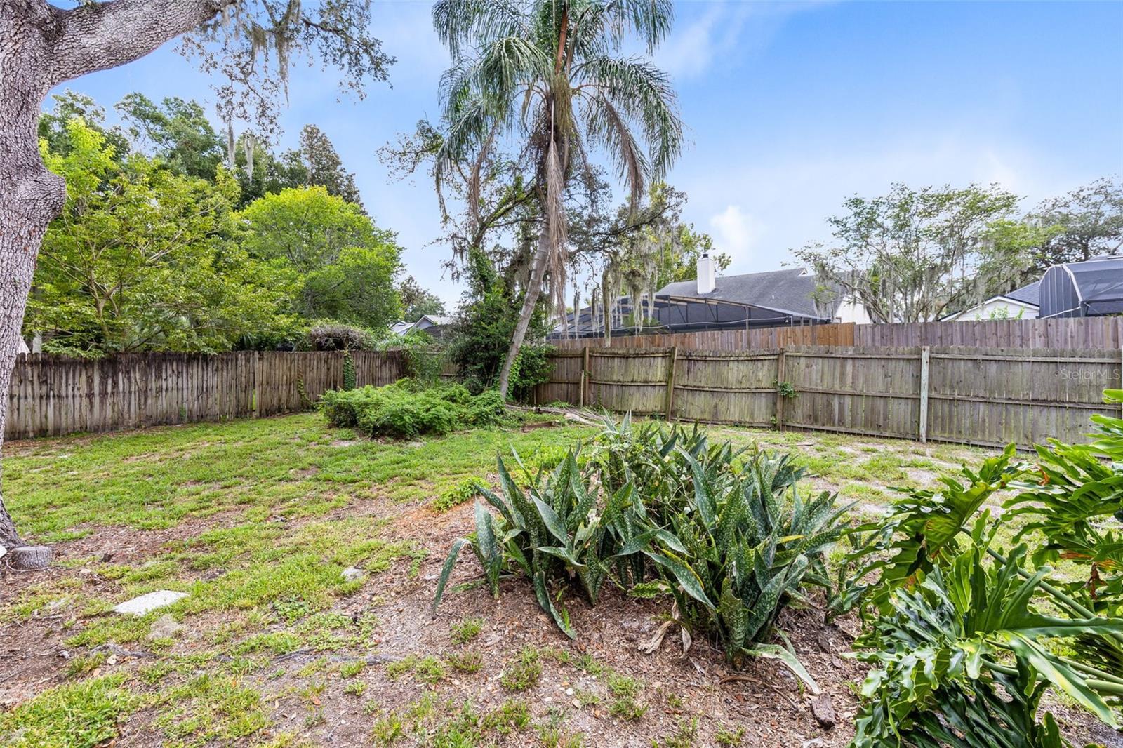 Image 28 of 36 For 270 Queensberry Court
