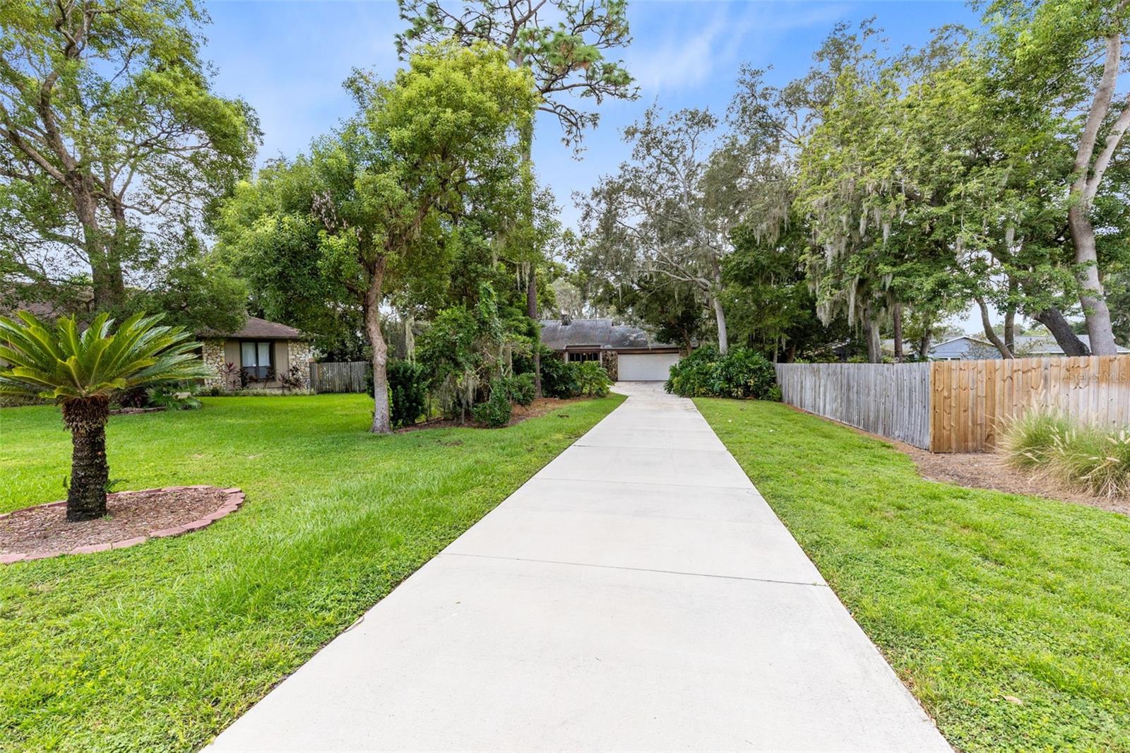 Image 3 of 36 For 270 Queensberry Court