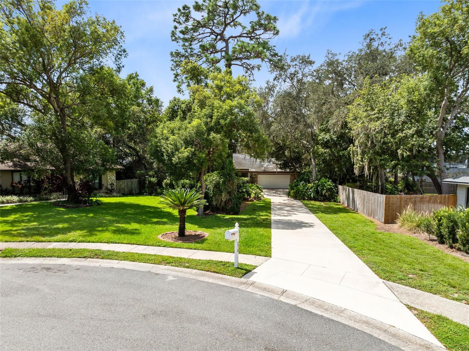 Image 31 of 36 For 270 Queensberry Court