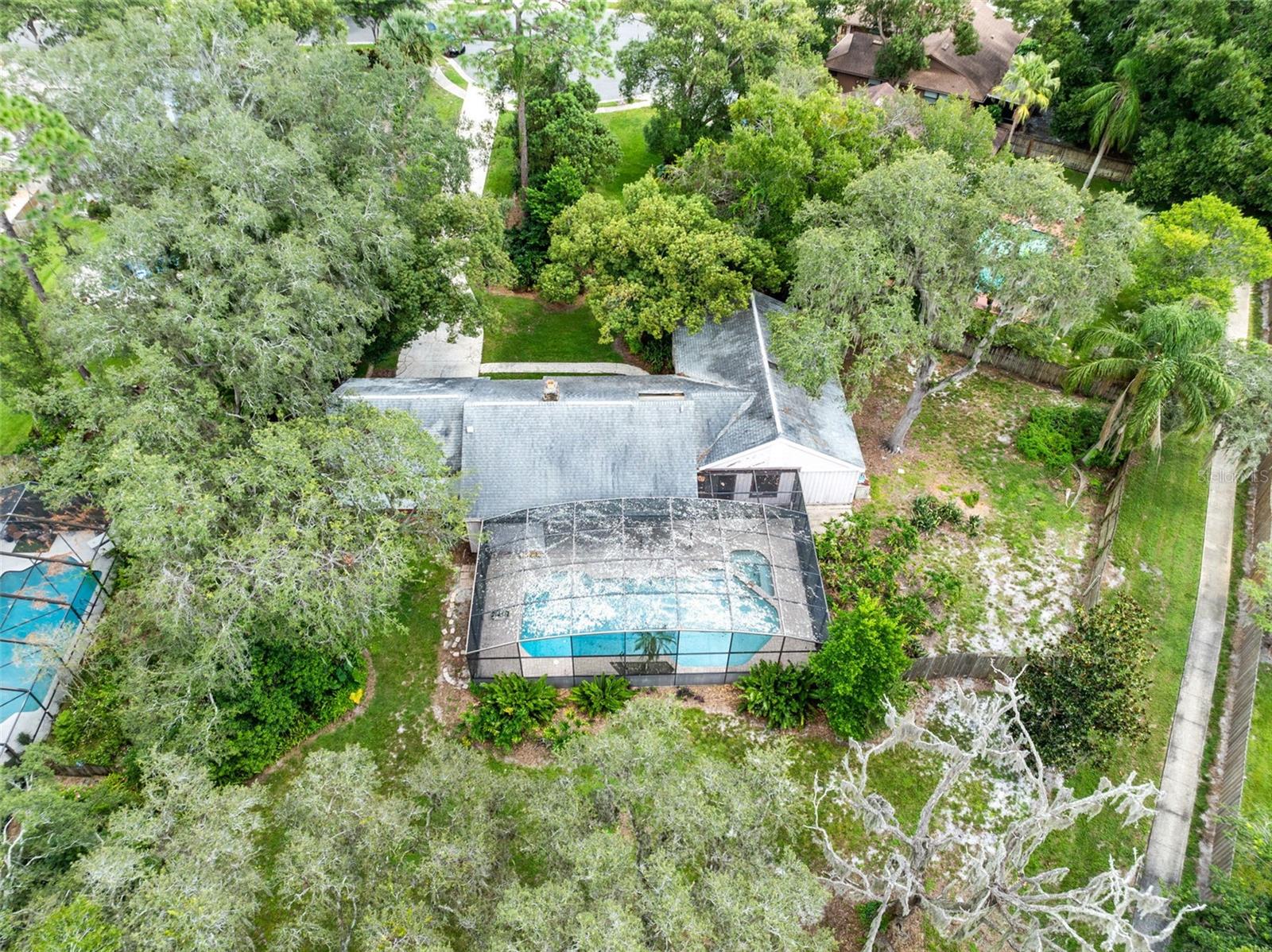 Image 32 of 36 For 270 Queensberry Court
