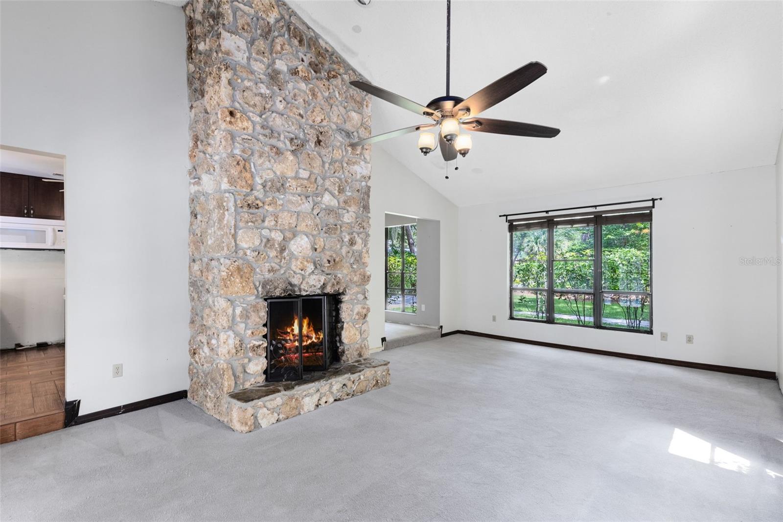 Image 6 of 36 For 270 Queensberry Court