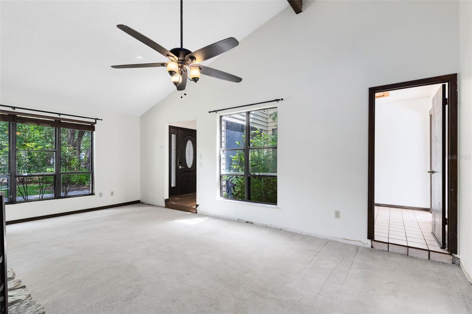 Image 8 of 36 For 270 Queensberry Court