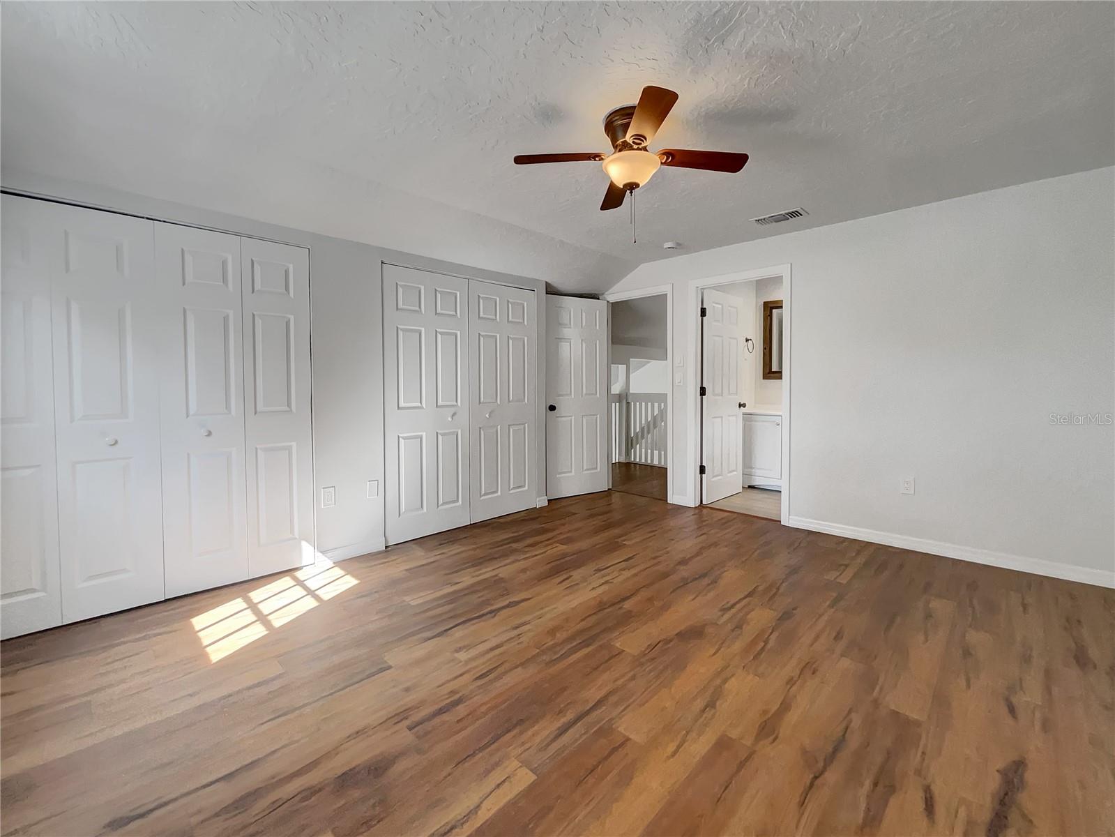 Image 24 of 31 For 5198 Moeller Avenue