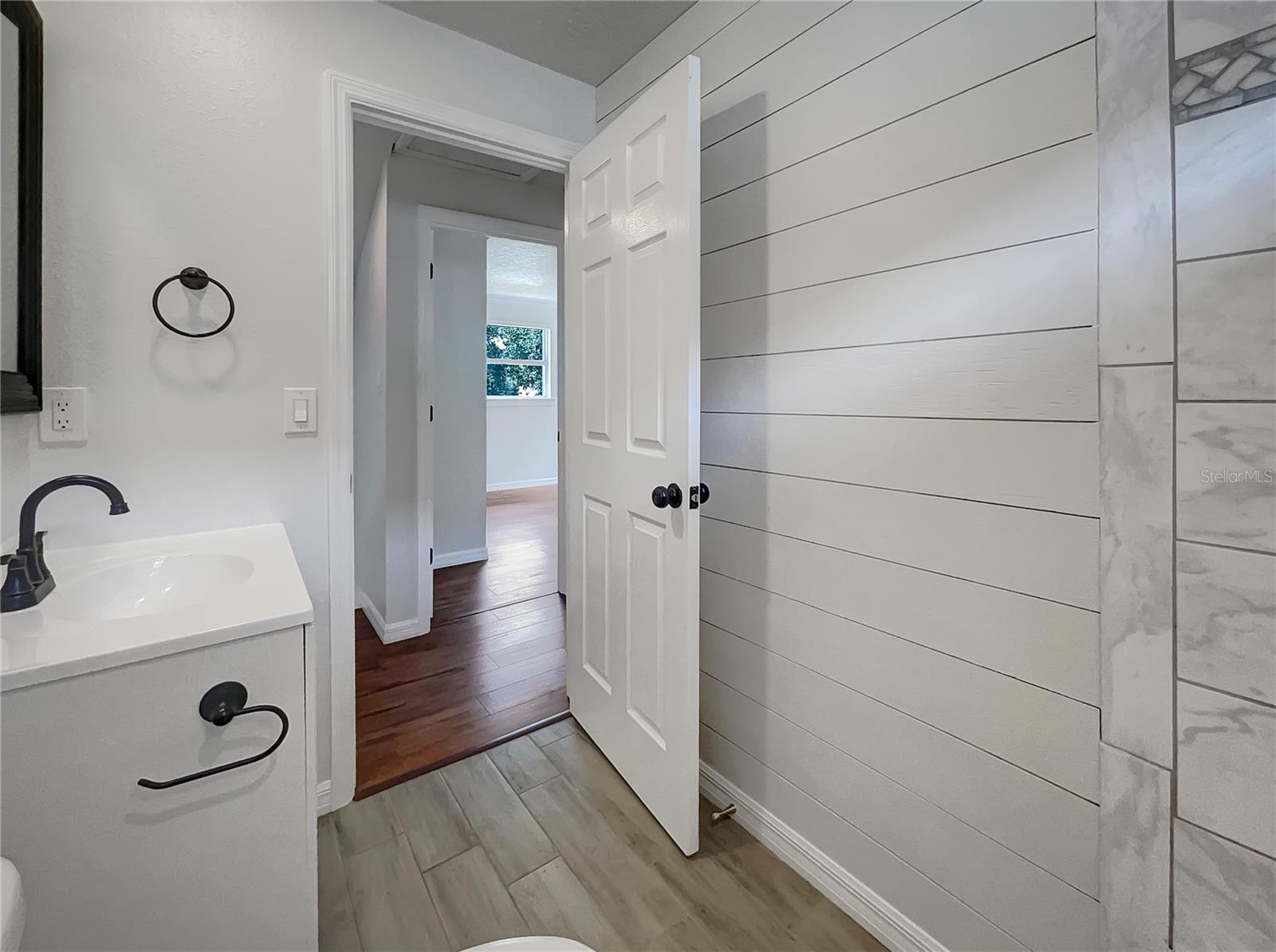 Image 27 of 31 For 5198 Moeller Avenue