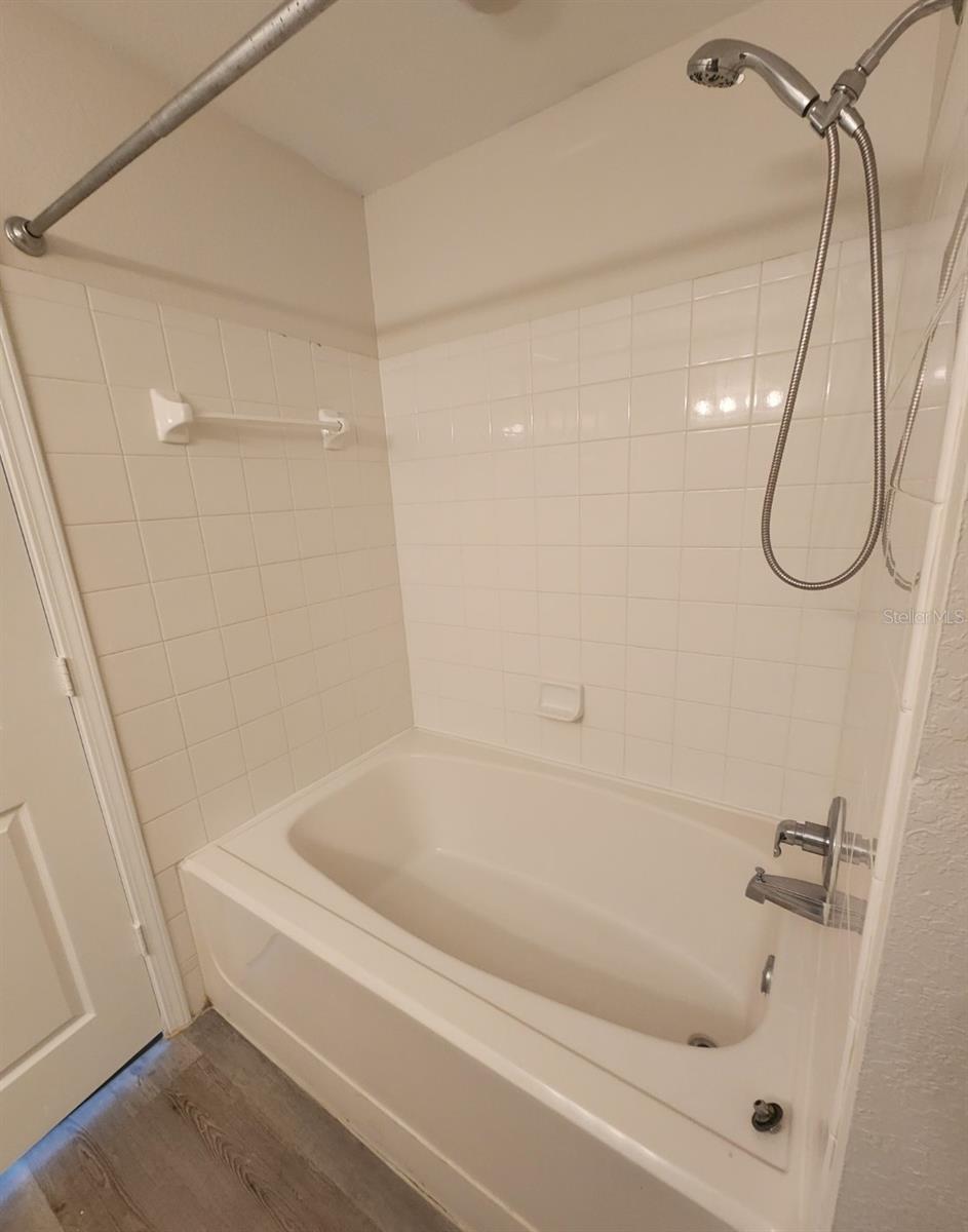 Image 16 of 29 For 8933 Lee Vista Boulevard 2610