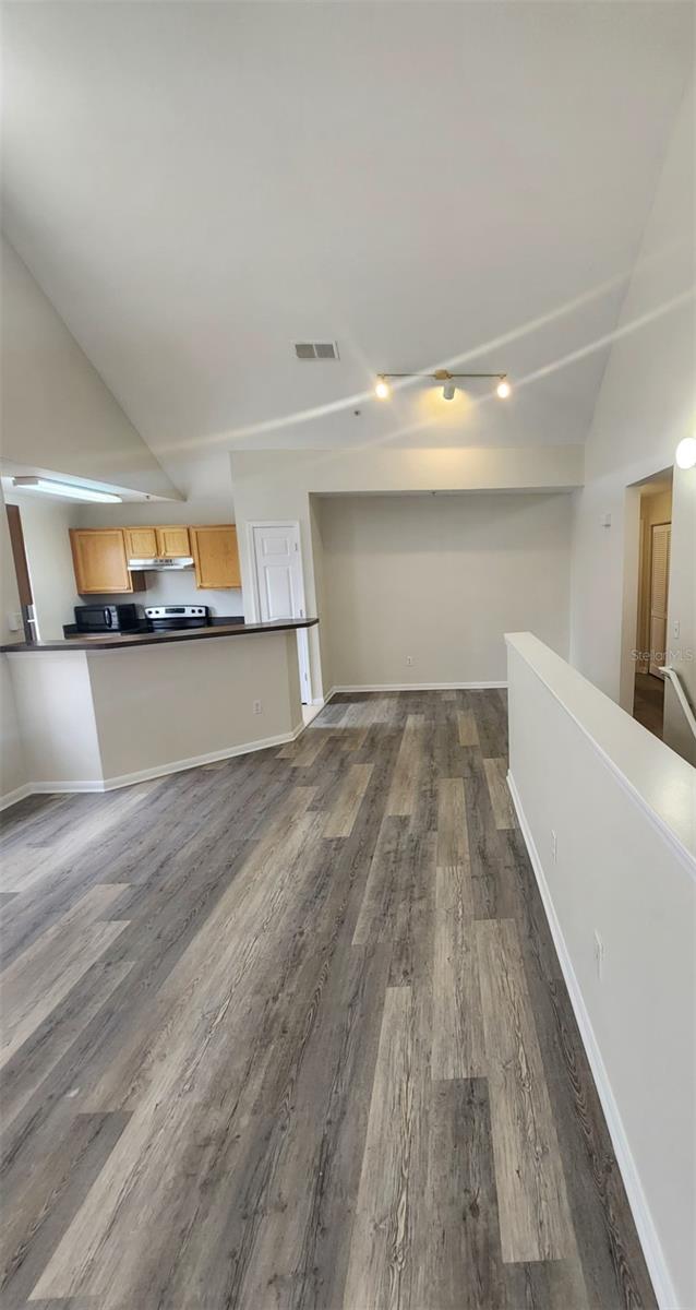 Image 4 of 29 For 8933 Lee Vista Boulevard 2610