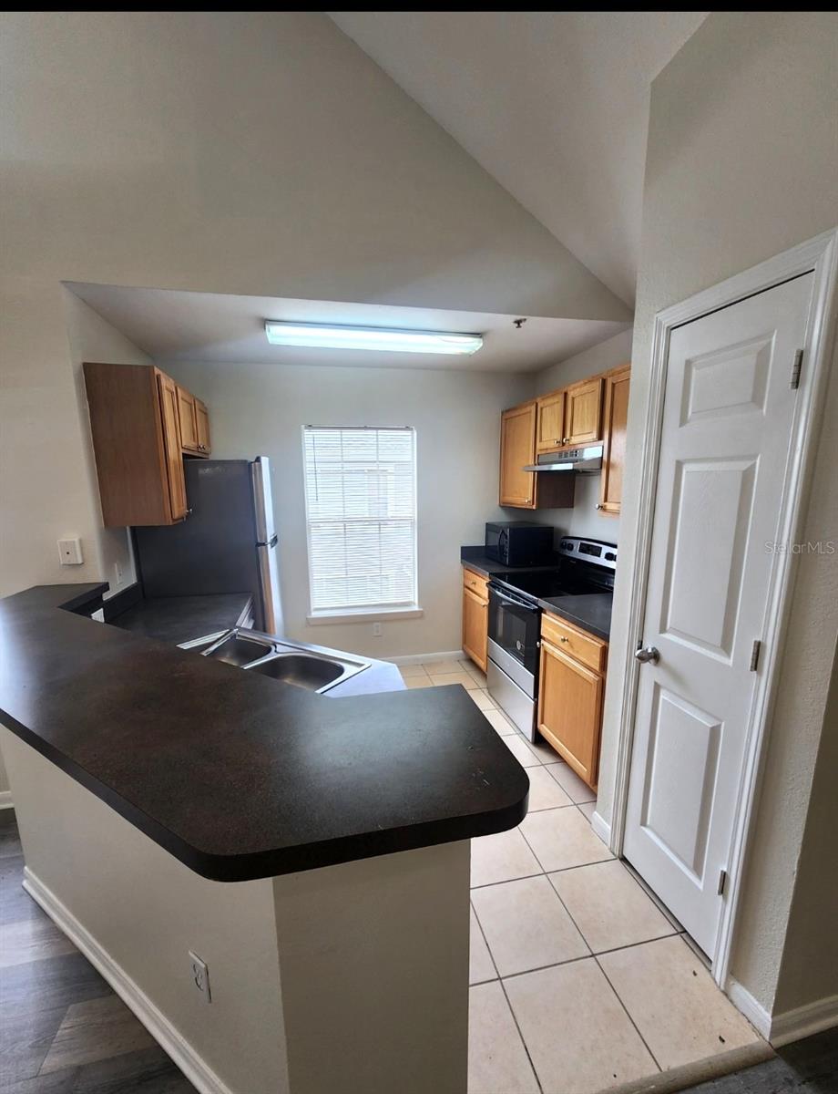Image 5 of 29 For 8933 Lee Vista Boulevard 2610