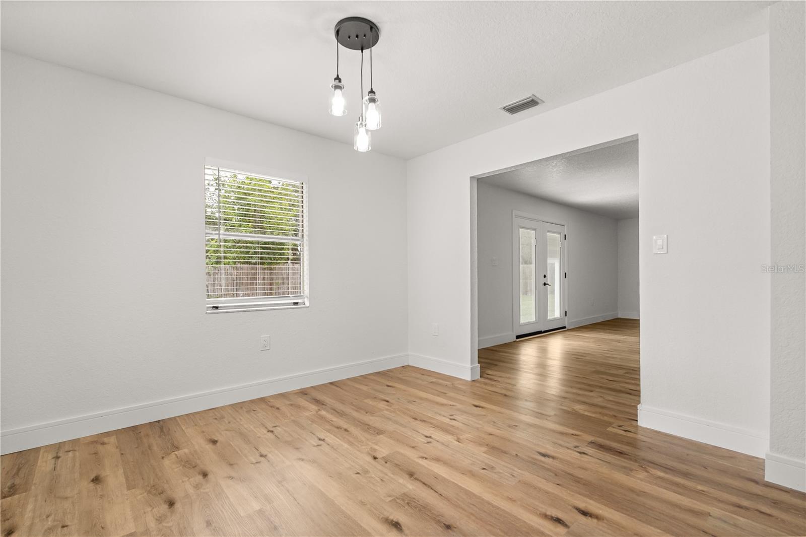 Image 15 of 41 For 3521 Silver Oak Court