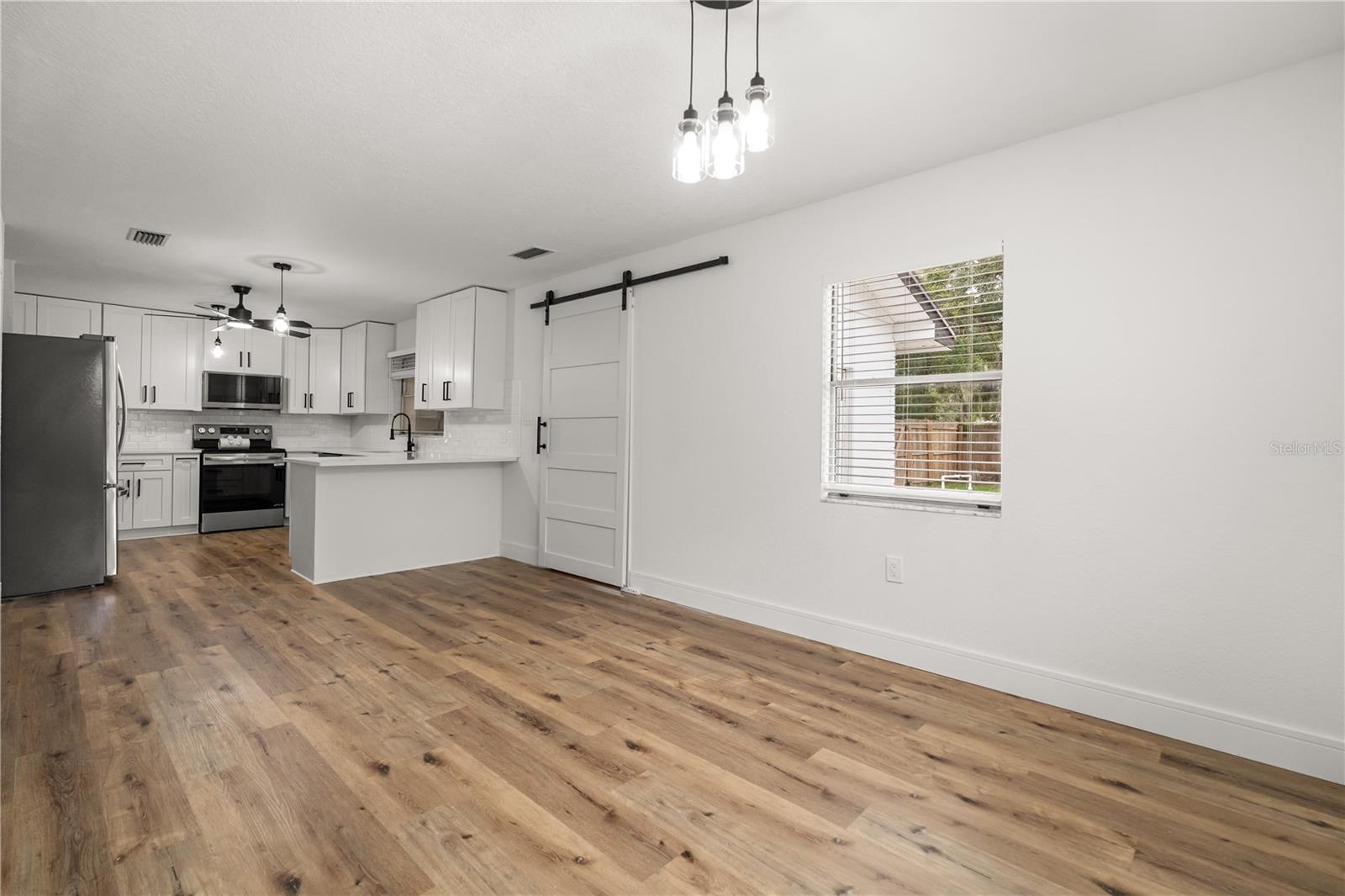 Image 17 of 41 For 3521 Silver Oak Court