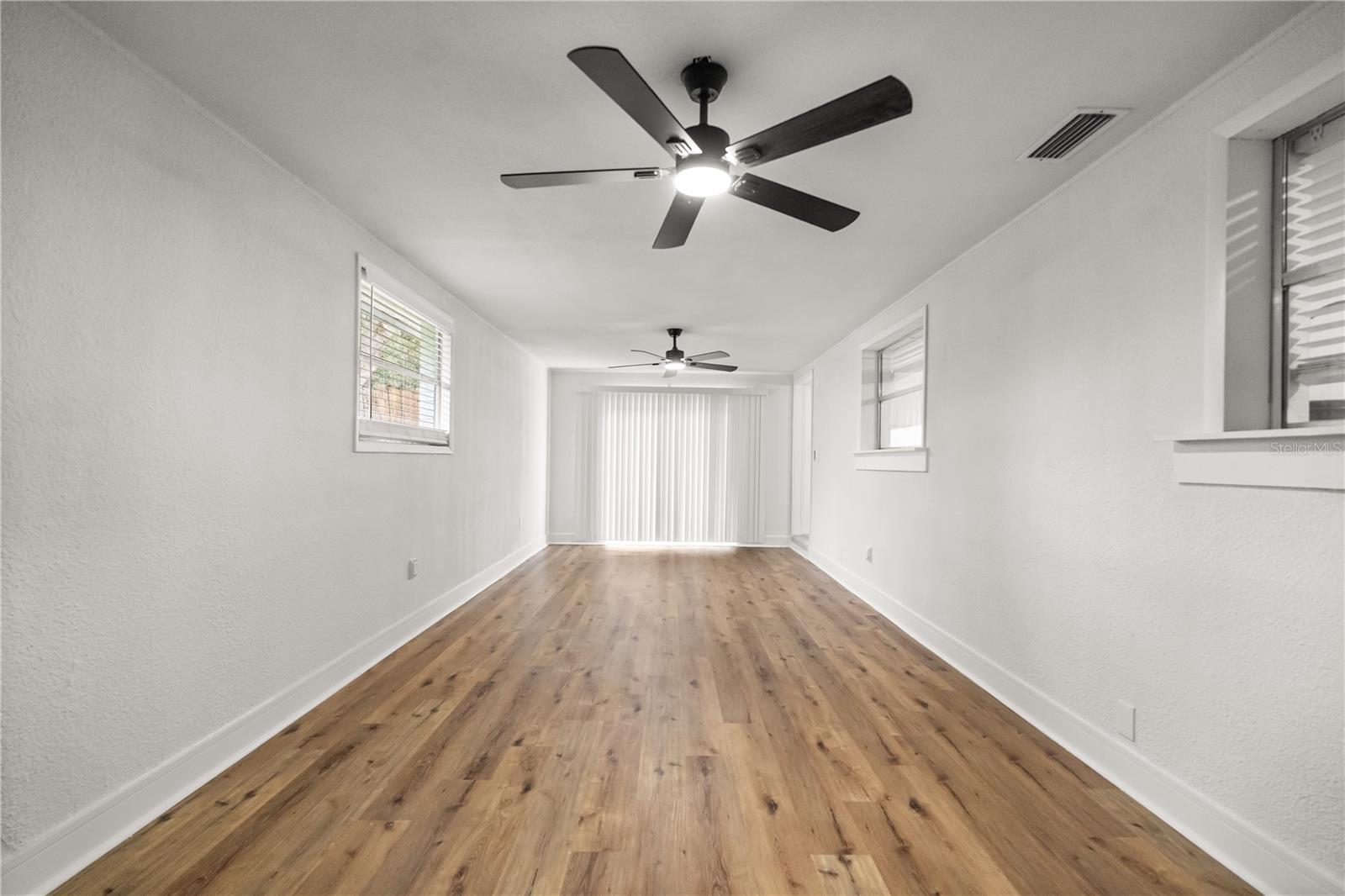 Image 19 of 41 For 3521 Silver Oak Court
