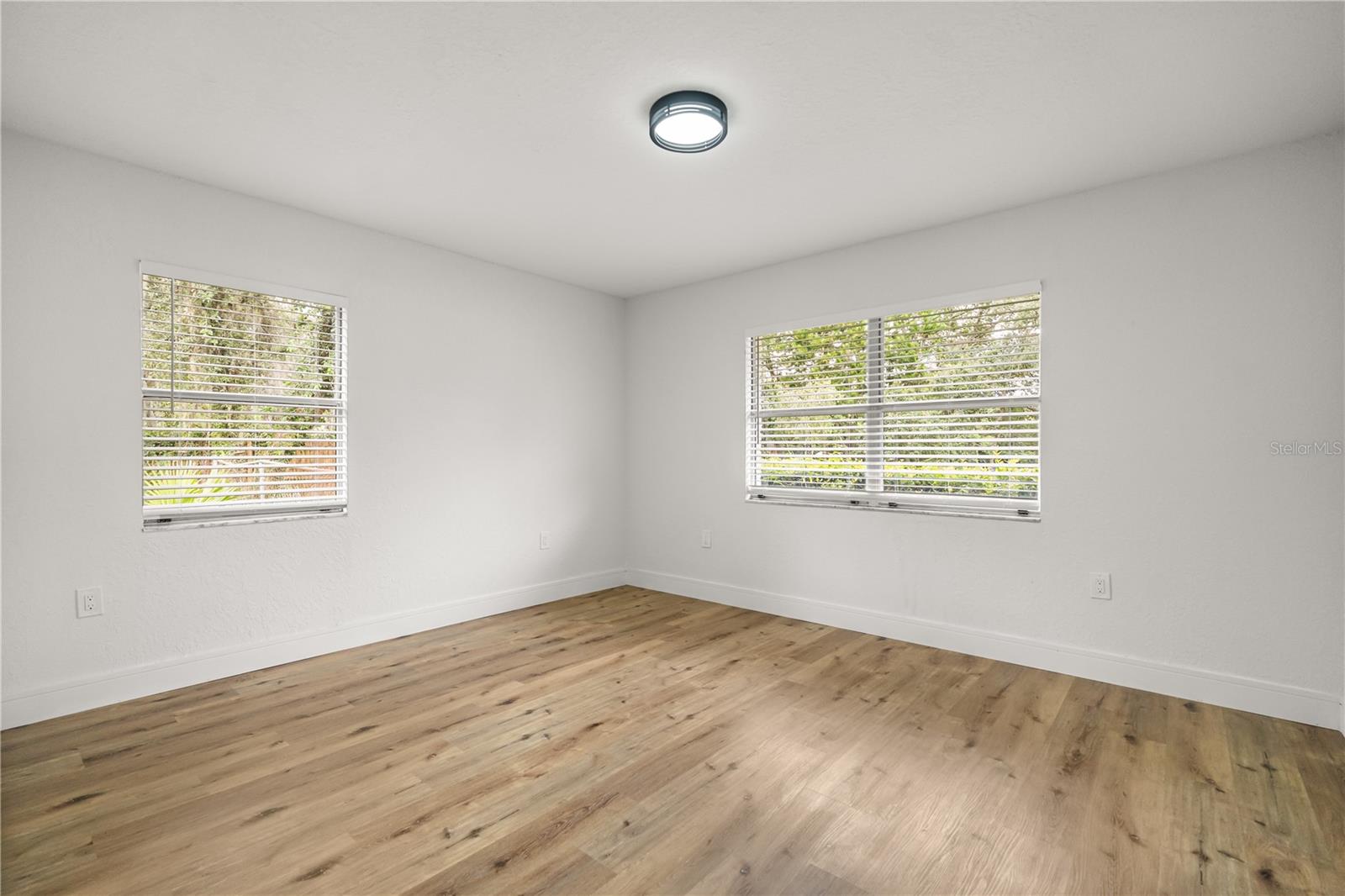 Image 27 of 41 For 3521 Silver Oak Court