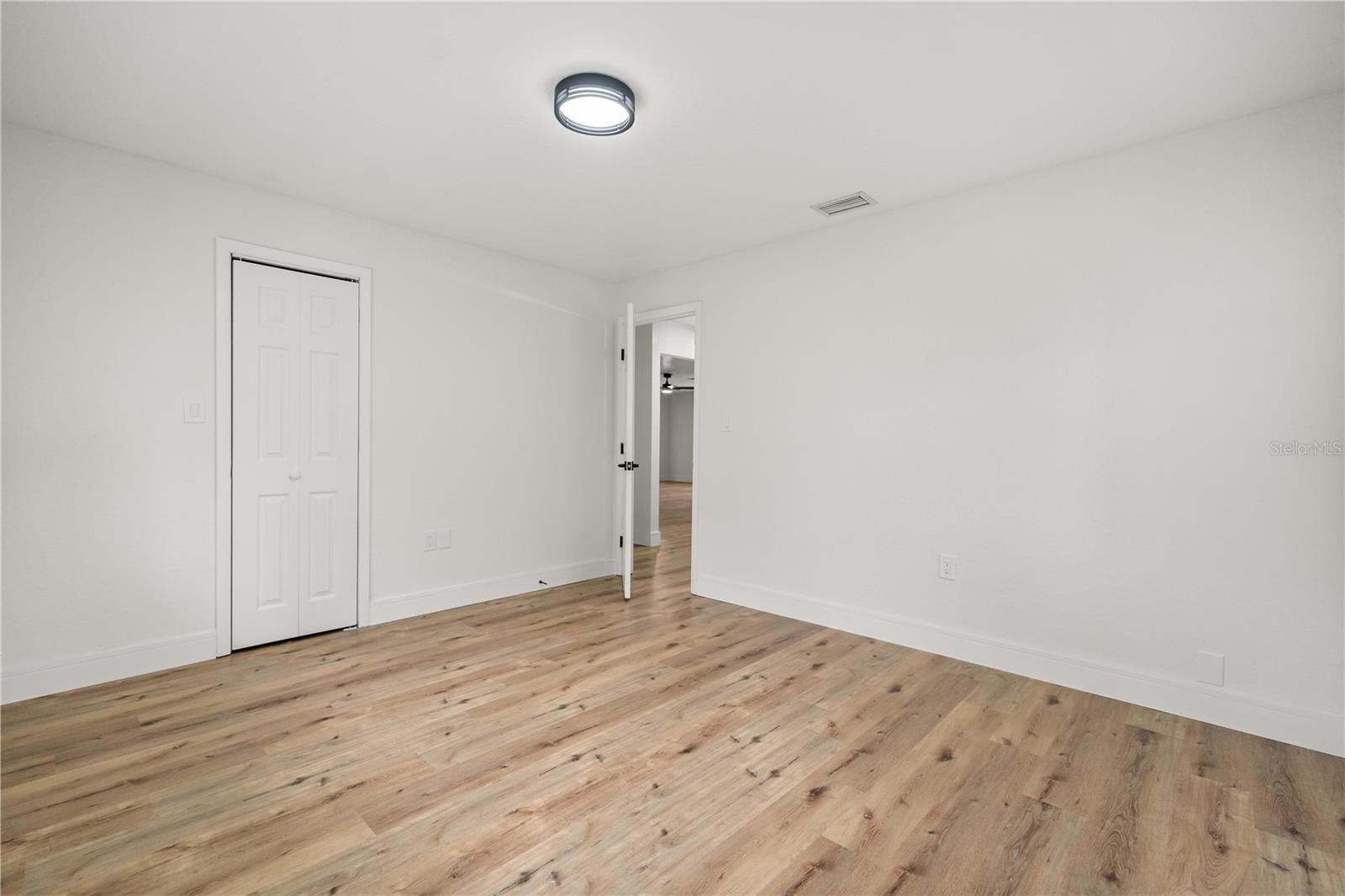 Image 30 of 41 For 3521 Silver Oak Court