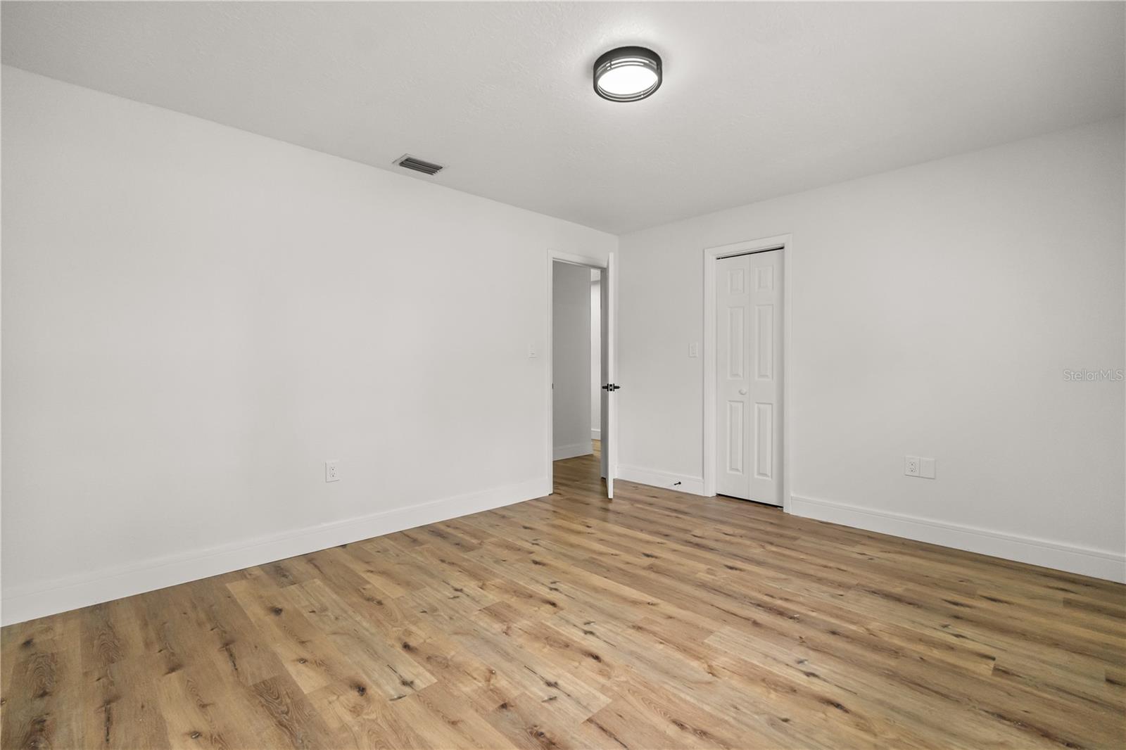 Image 33 of 41 For 3521 Silver Oak Court