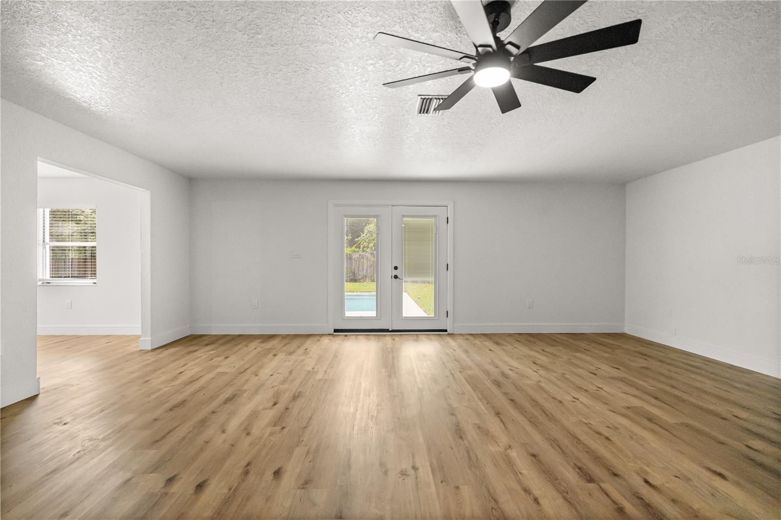 Image 5 of 41 For 3521 Silver Oak Court