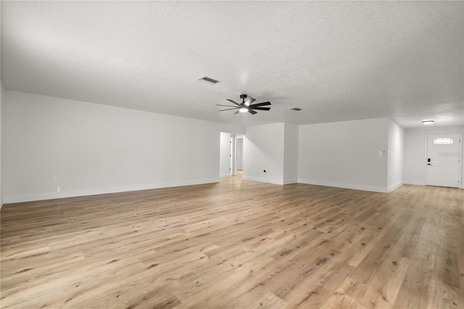 Image 7 of 41 For 3521 Silver Oak Court